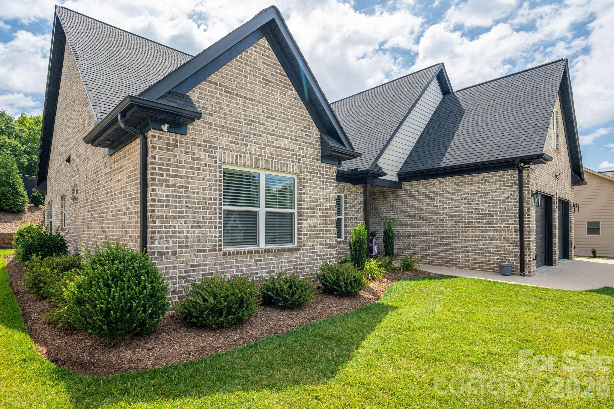 4282 Holly Circle NE — photo