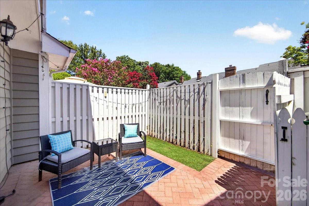 8220 Legare Court — photo