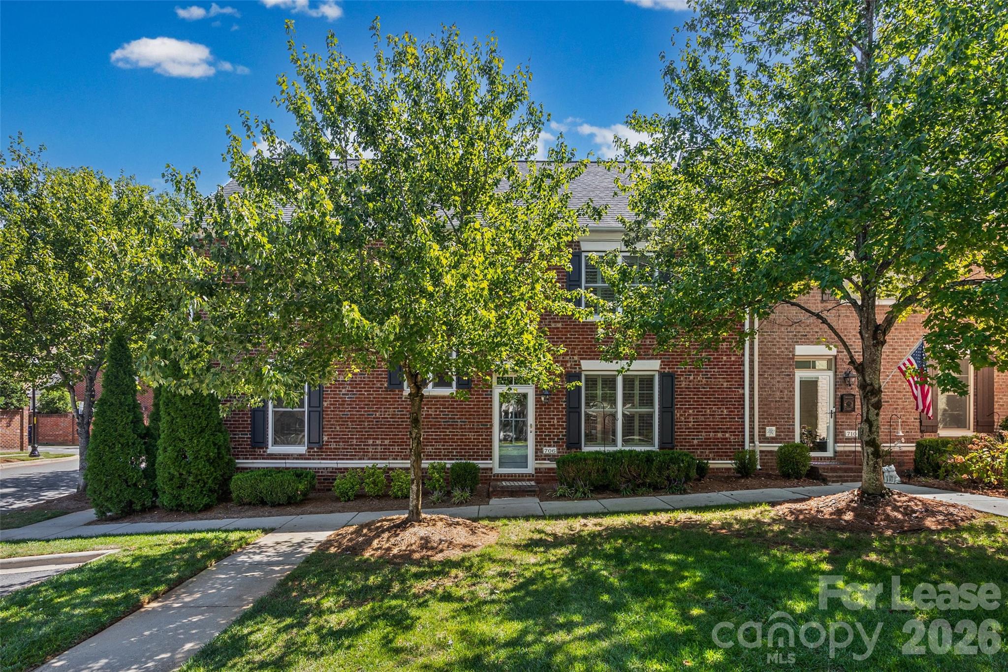 706 Kingsley Way — photo