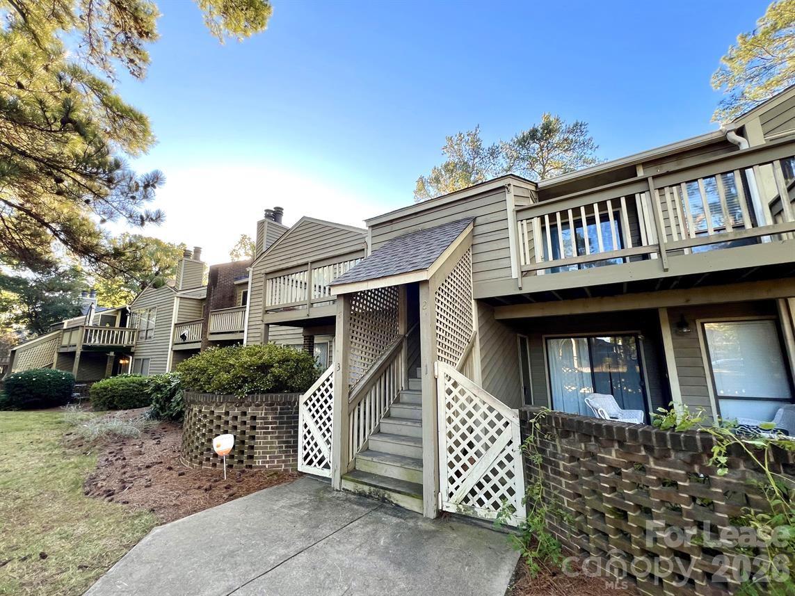 1600 Sharon Road W 4 — photo