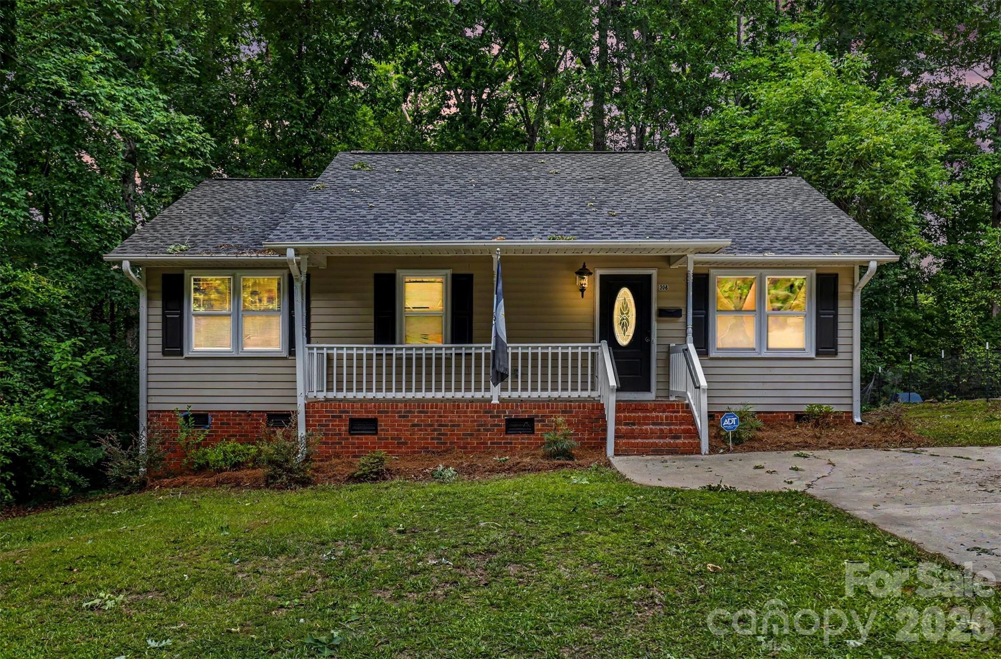308 Kershaw Street — photo