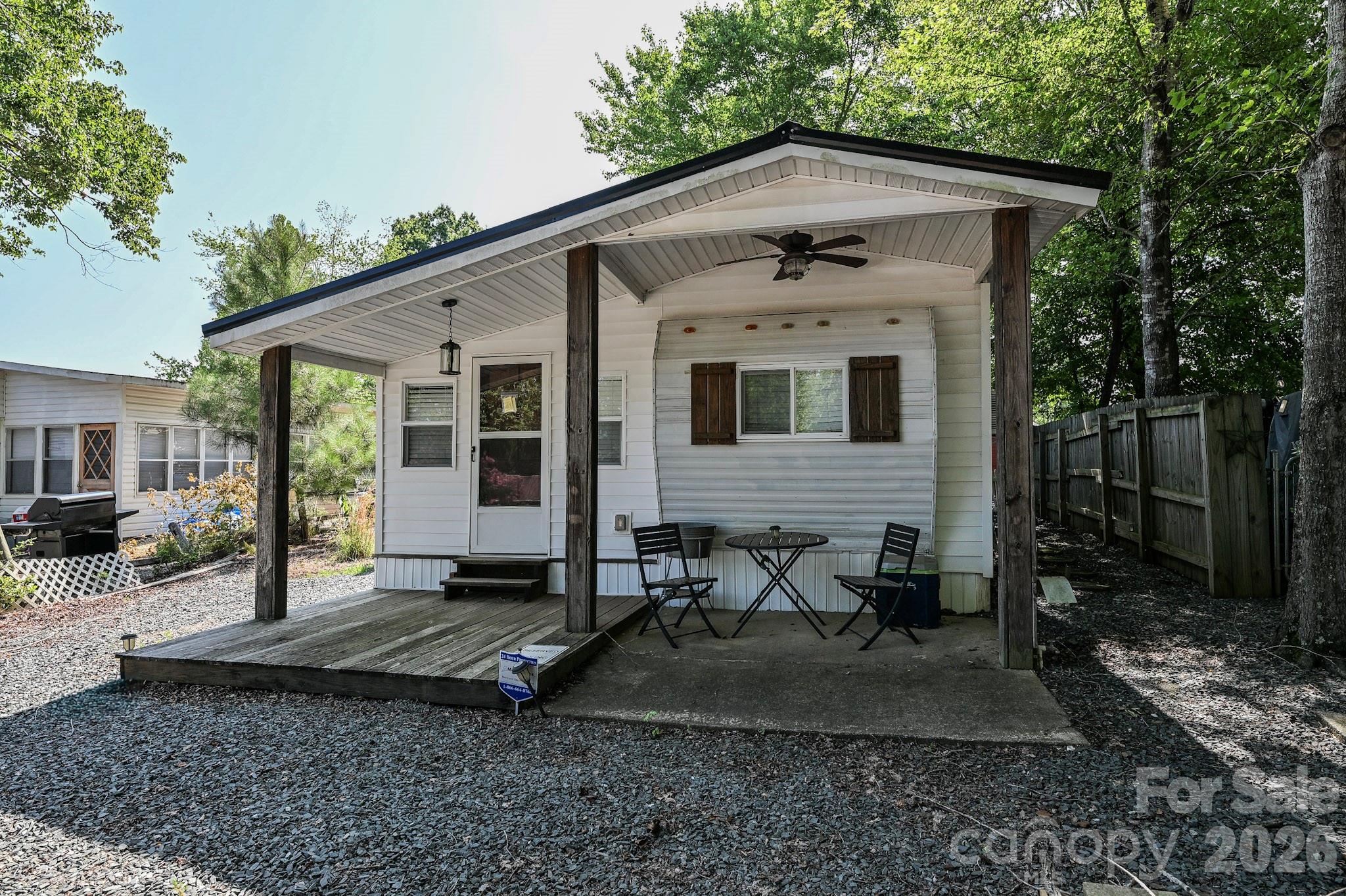 125 Hollywood Trail — photo