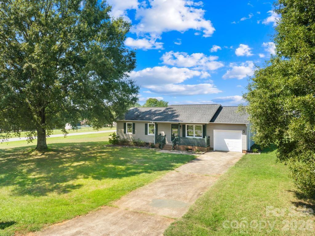 910 Lyndsey Brooke Court — photo