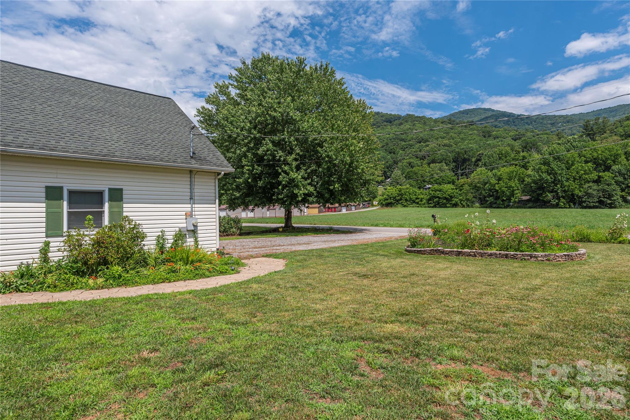 1075 Moody Farm Road — photo