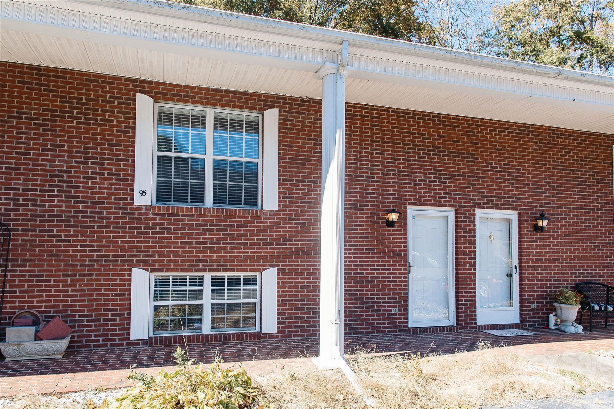 75 Laurelwood Drive Unit 95 — photo