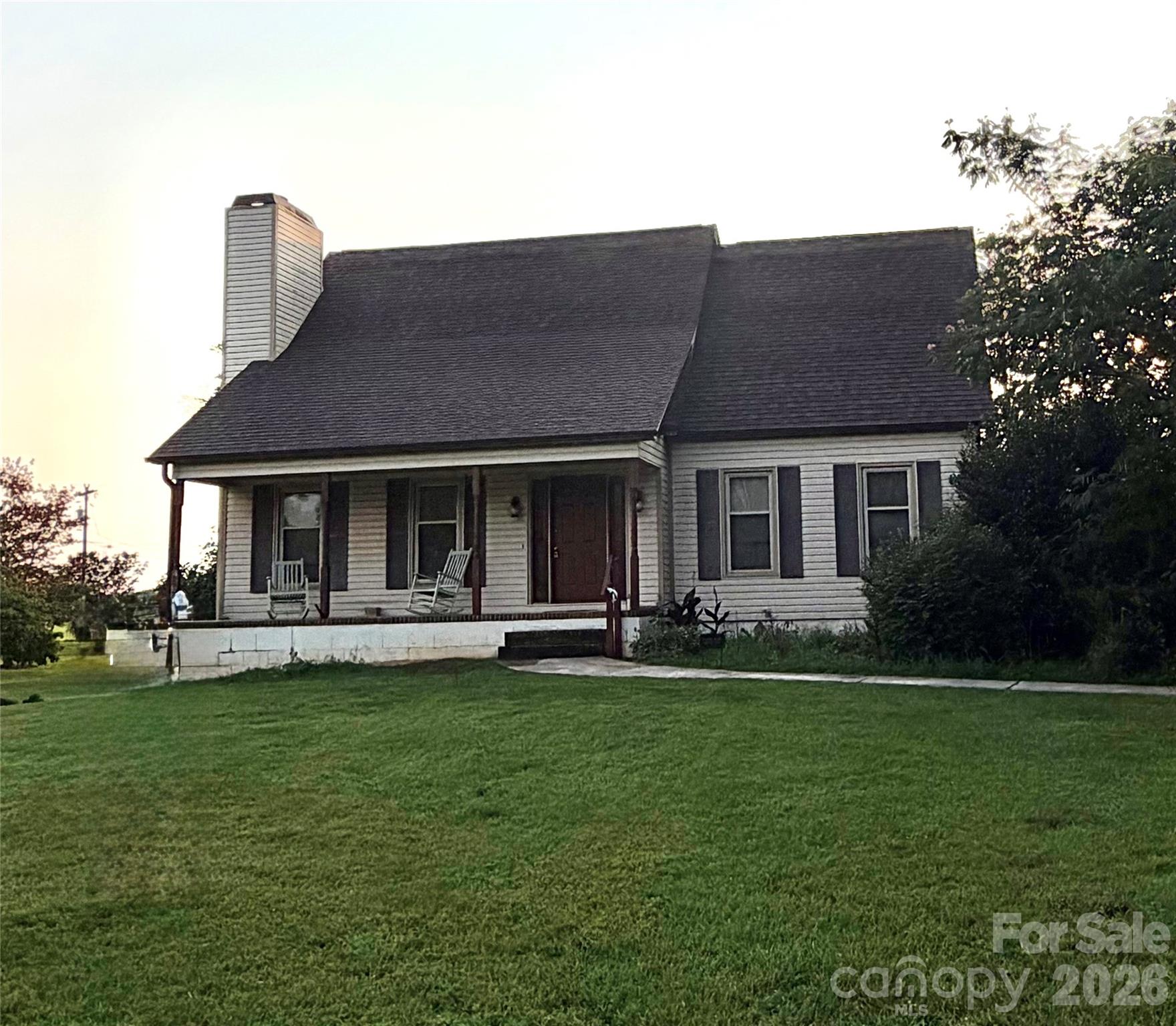 123 Valley Oaks Drive — photo