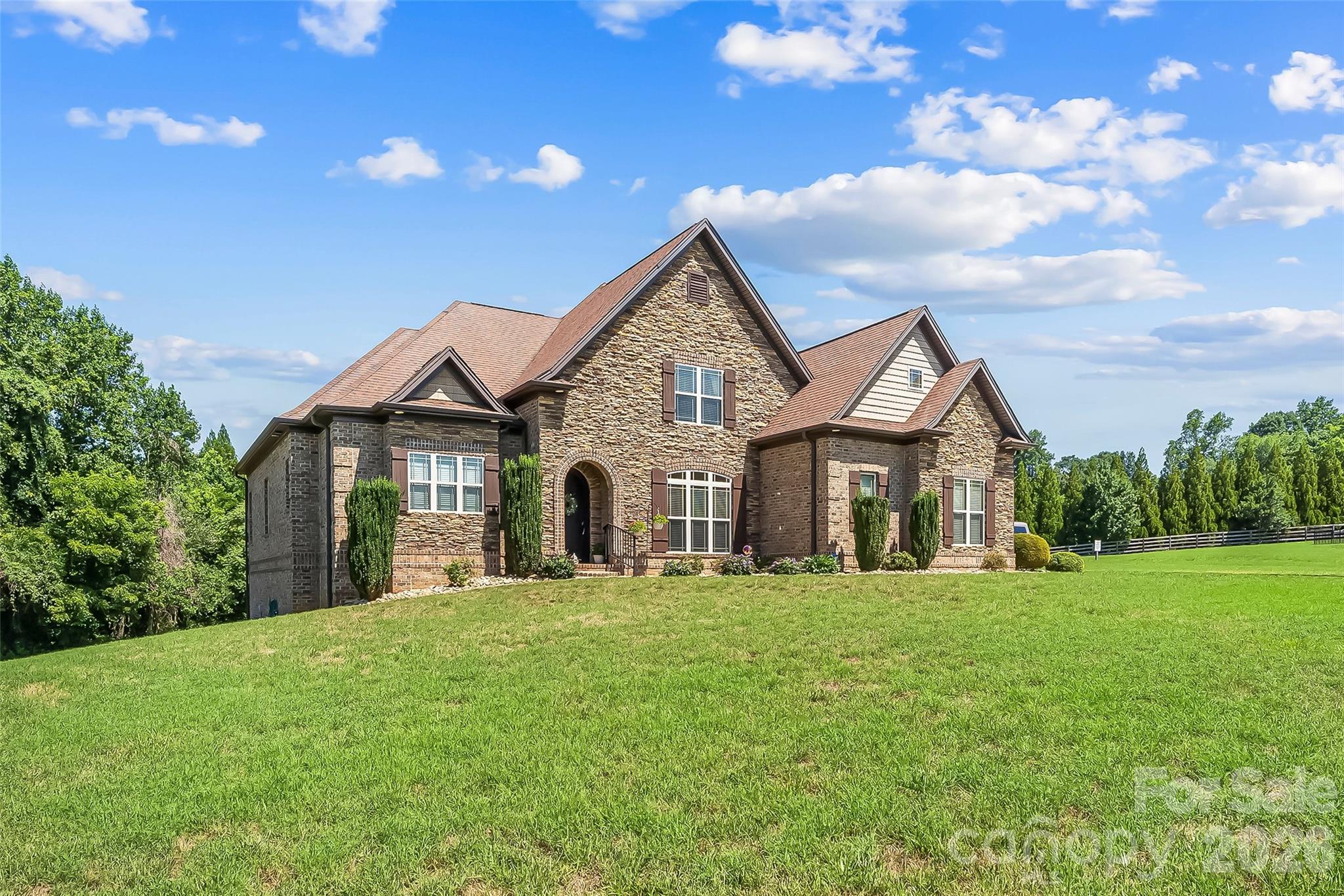 5895 Bakers Point — photo