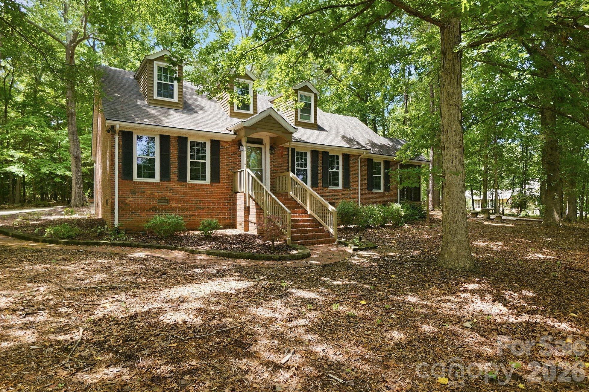 9475 Man O War Road — photo