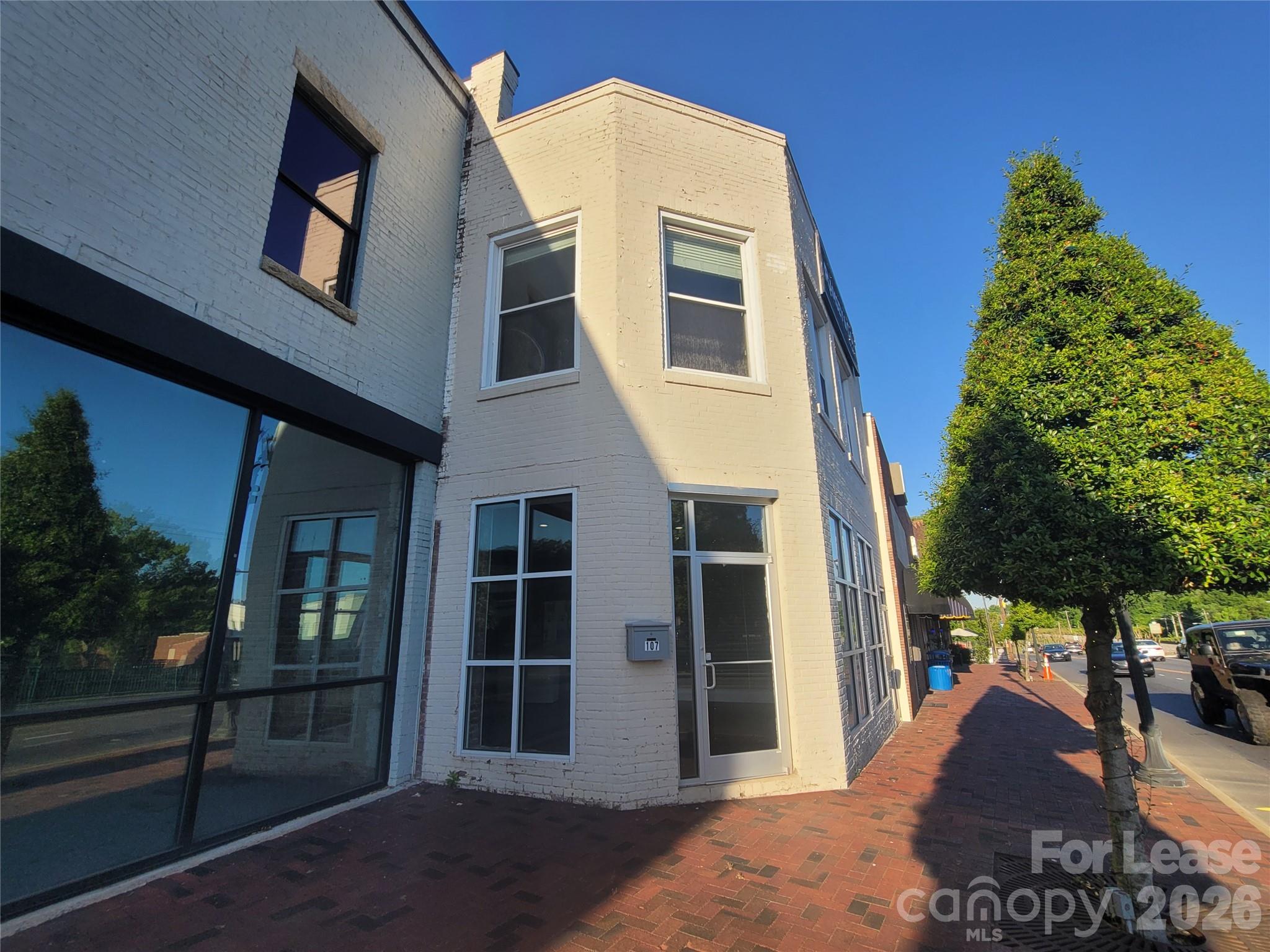109 E Charlotte Avenue — photo