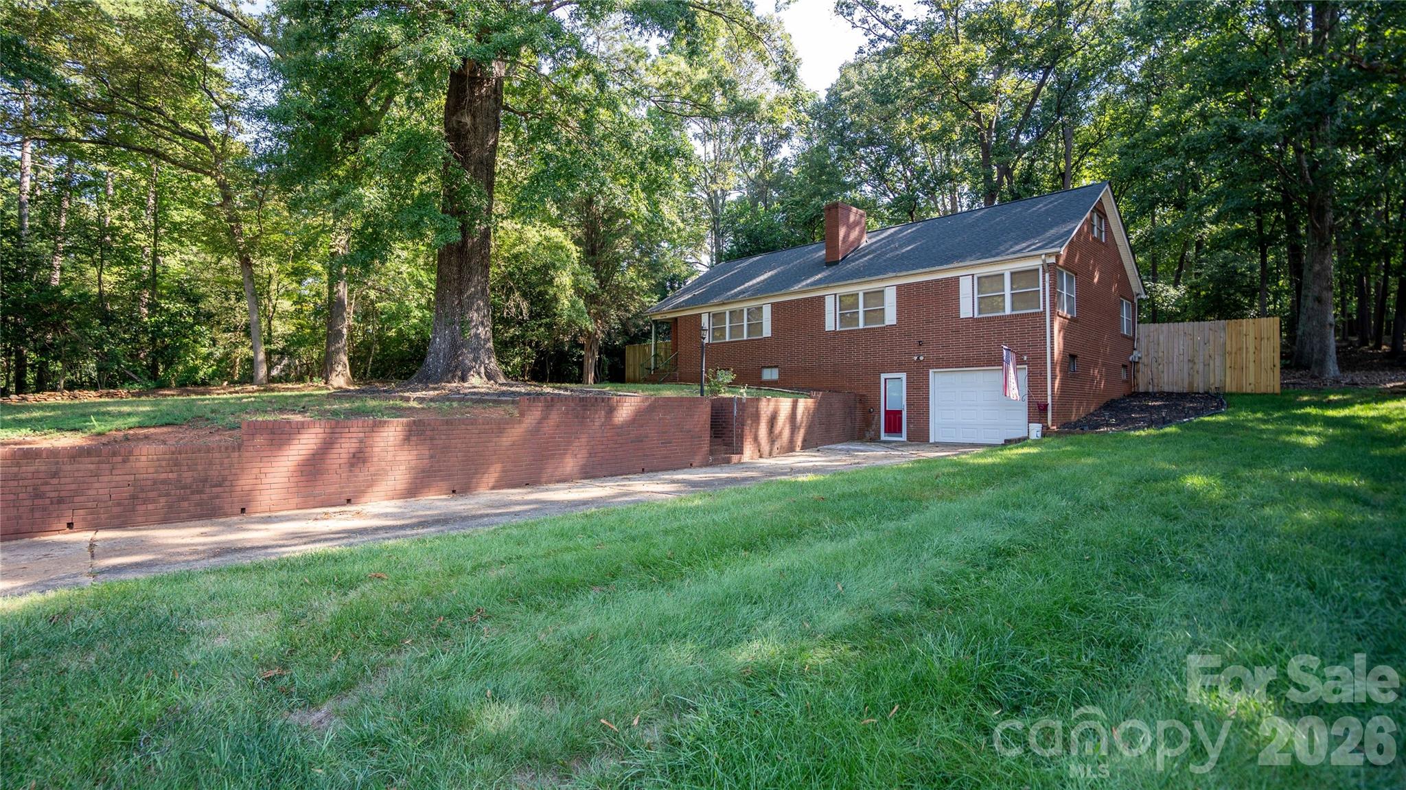 41 Elm Street — photo