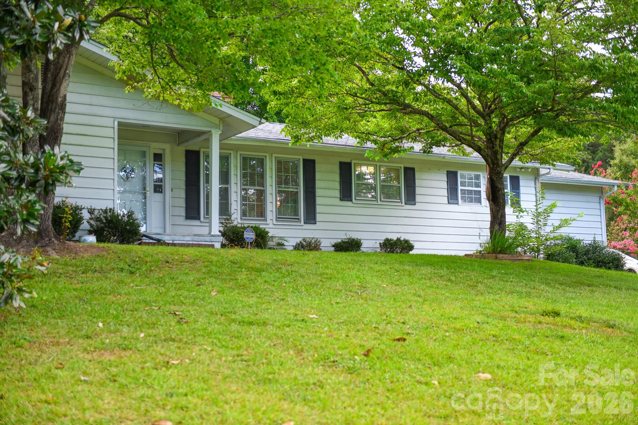 616 Pineview Lakes Road — photo