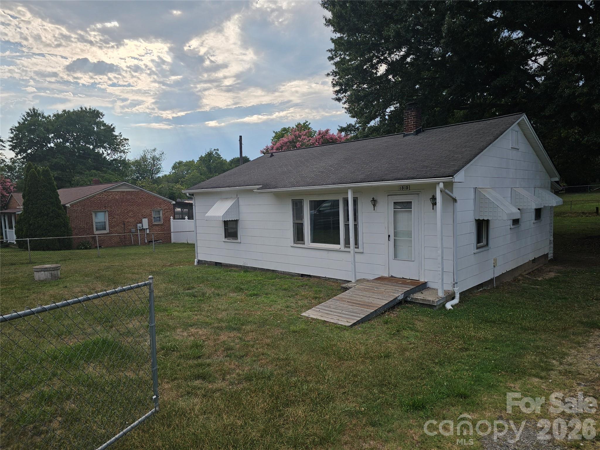 1515 16th Avenue NE — photo