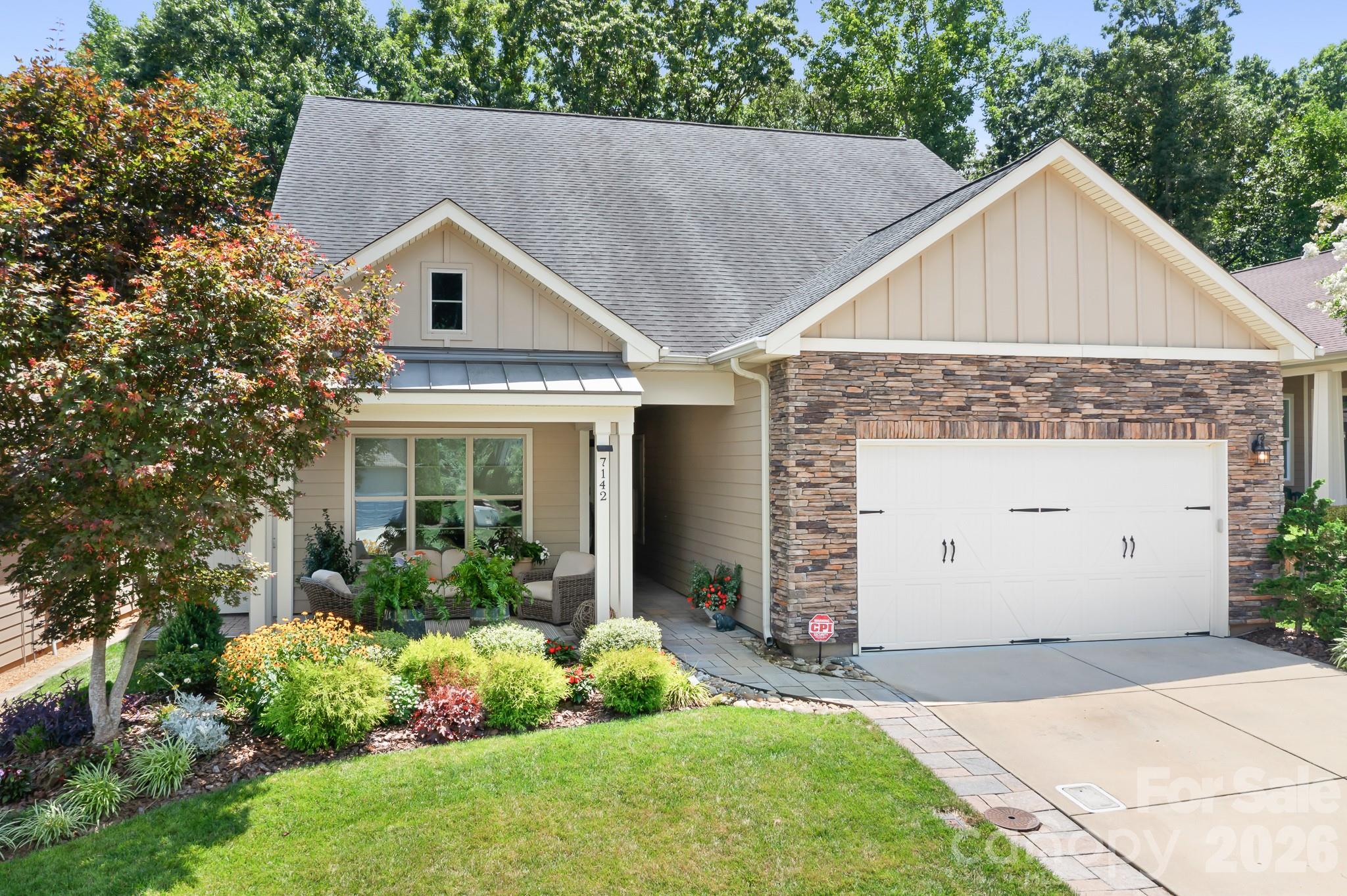 7142 Hanging Rock Court — photo