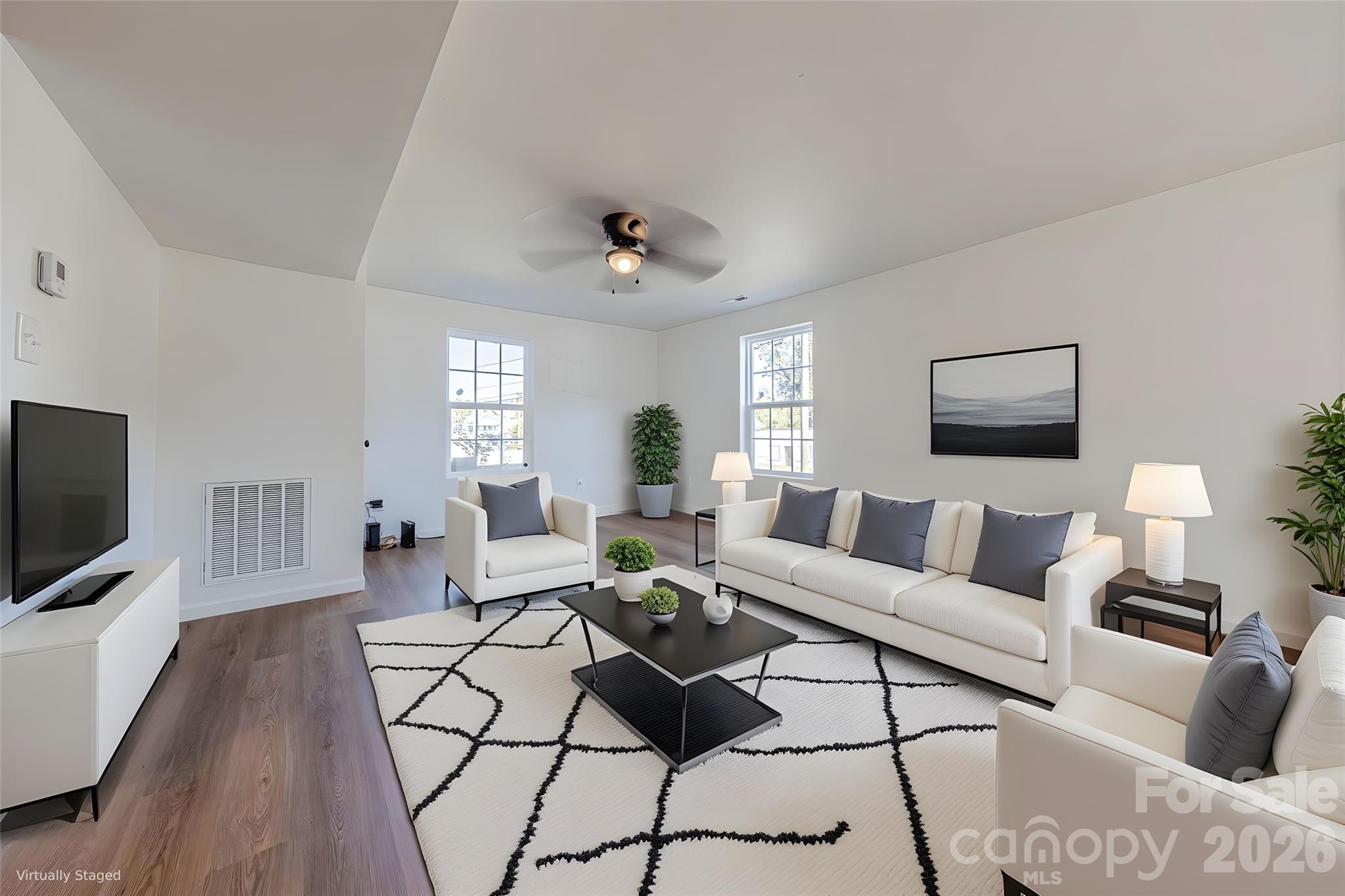 214 E Washington Avenue — photo