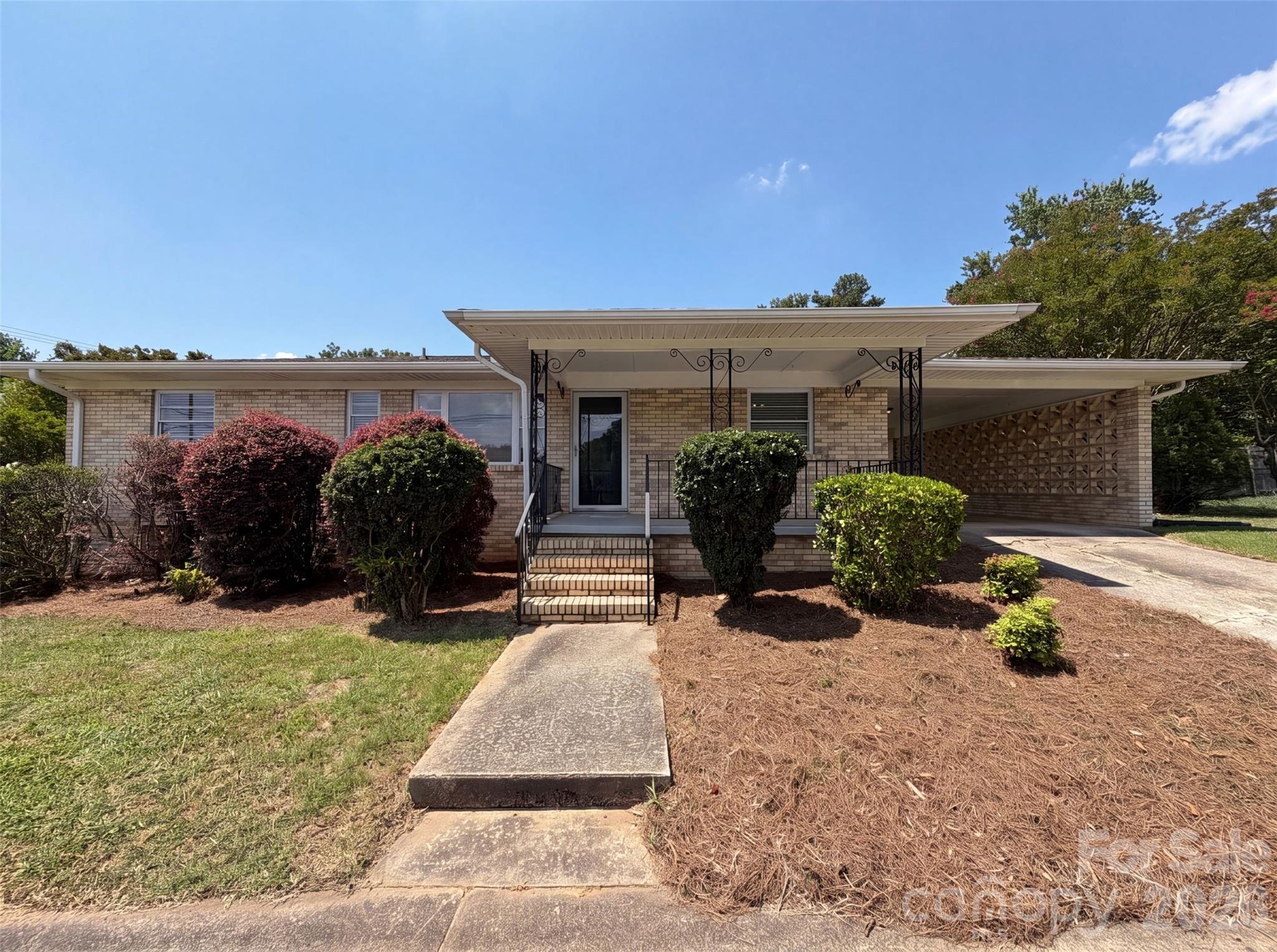 608 E Ryder Avenue — photo