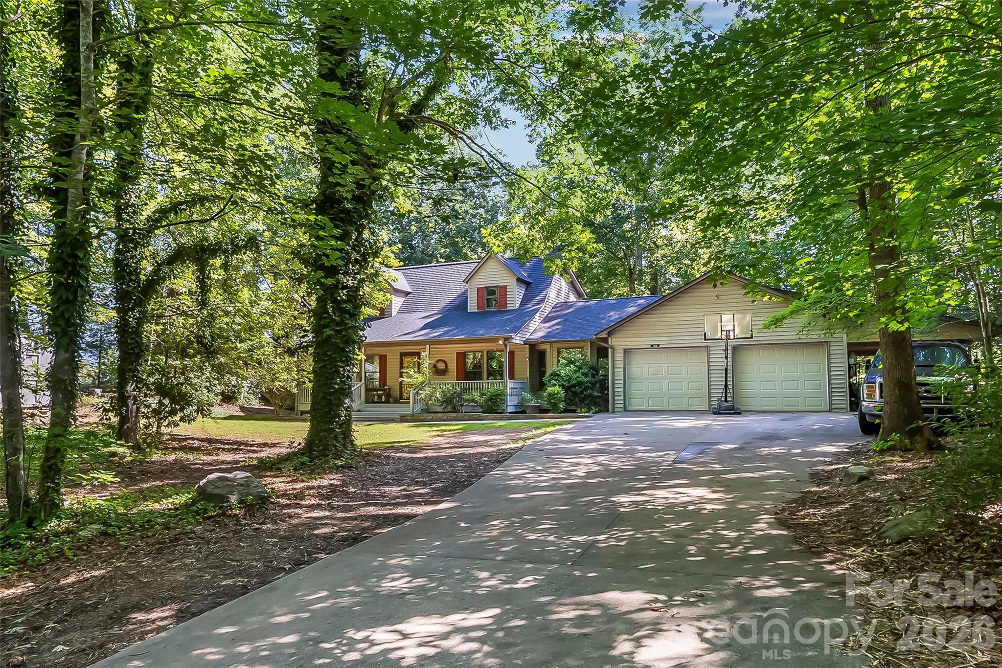 34 Lakeside Drive — photo