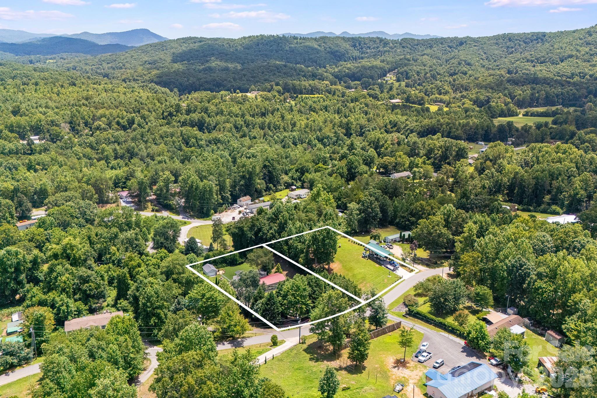 340 and 298 Apache Path, Marion, NC 28752 — photo 2