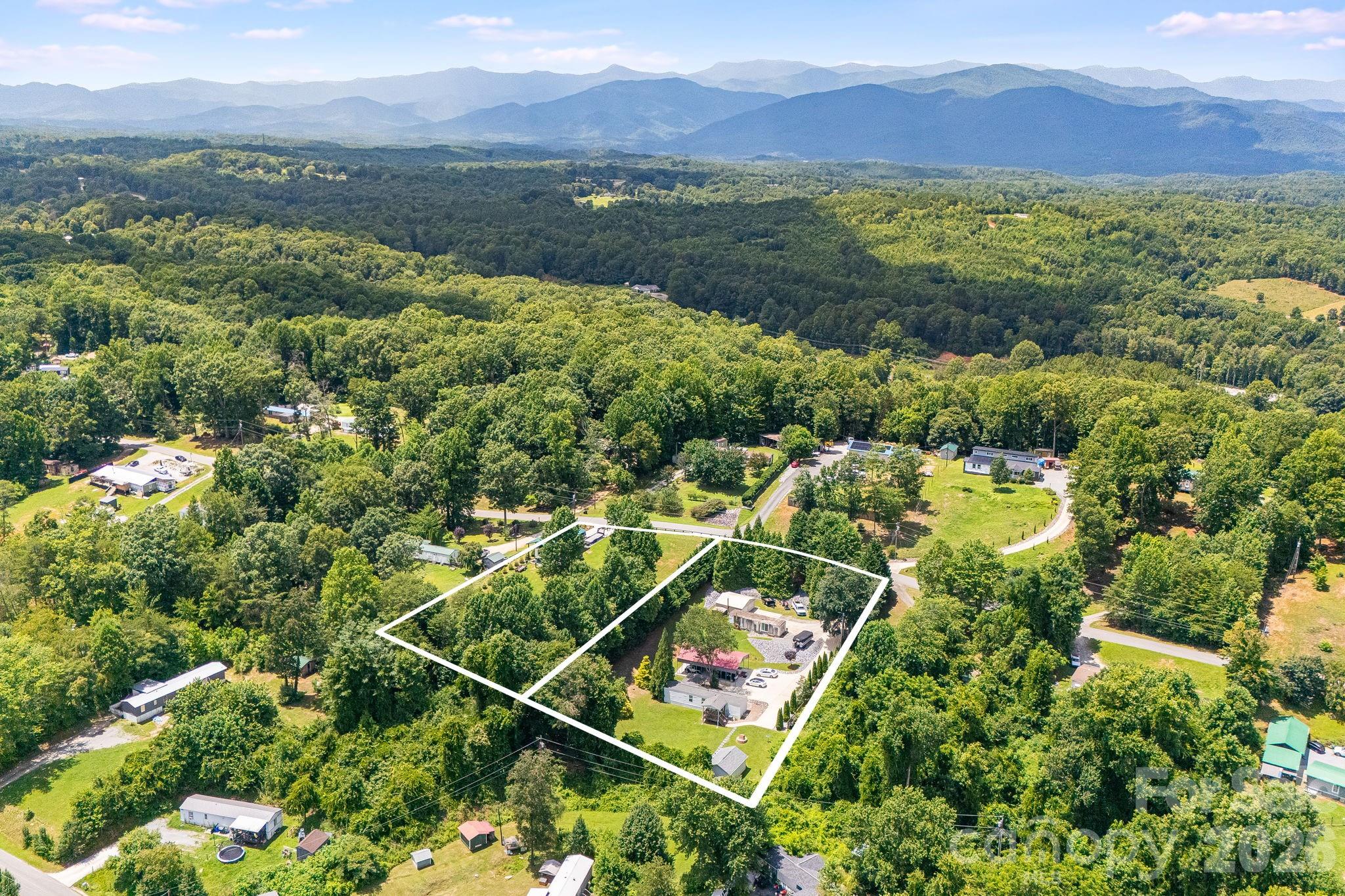 340 and 298 Apache Path, Marion, NC 28752 — photo 3