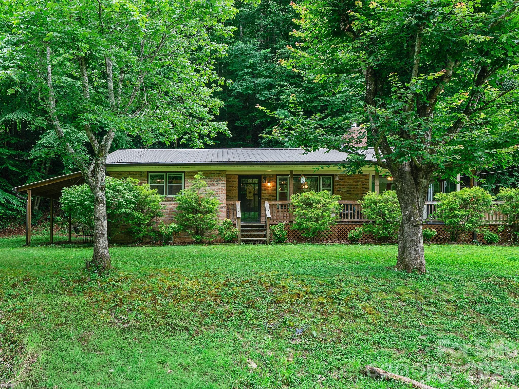 915 Little Creek Road — photo
