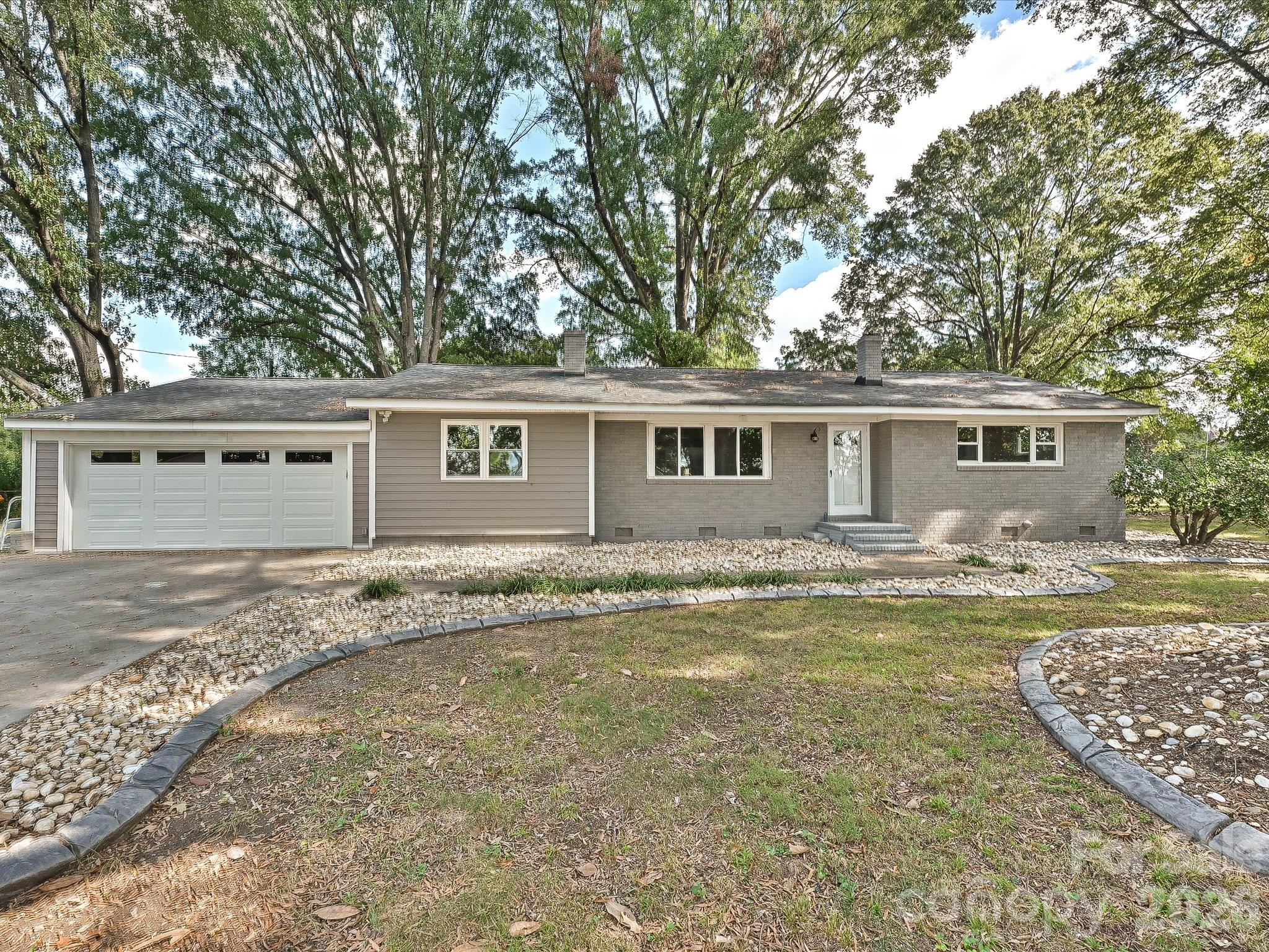 3115 Potter Road S — photo