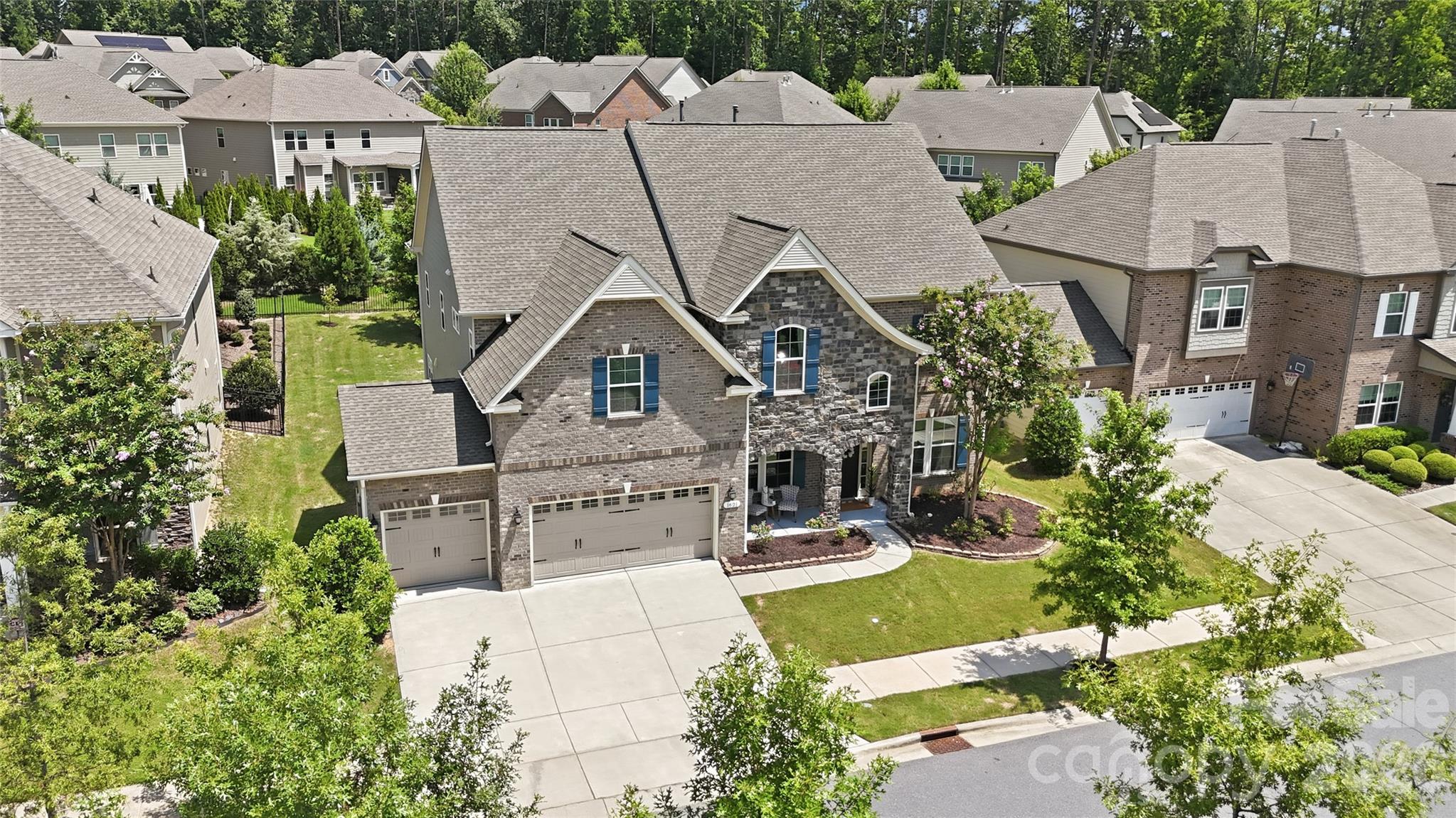 1621 Afton Way — photo