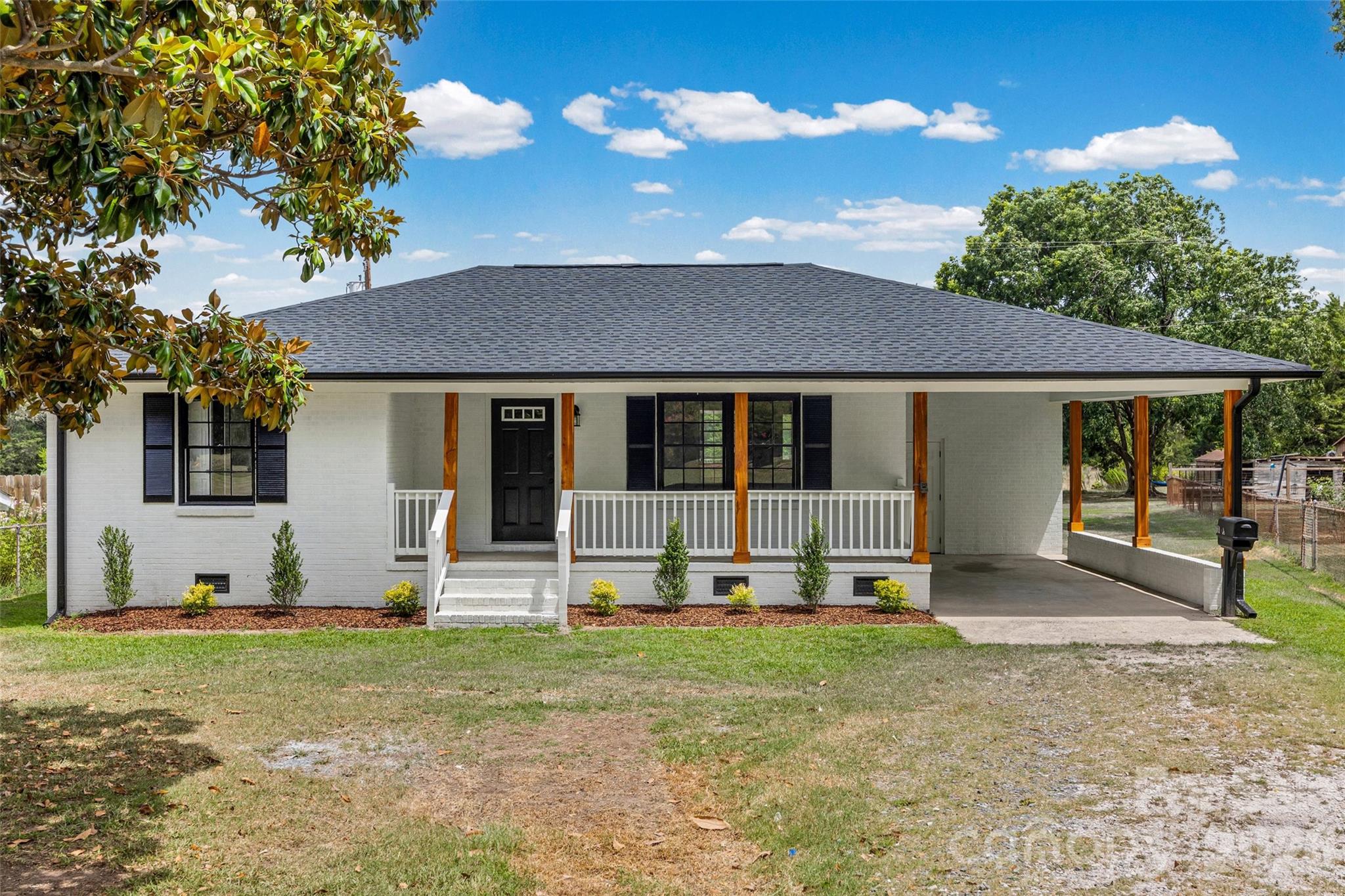 1620 Saluda Road — photo