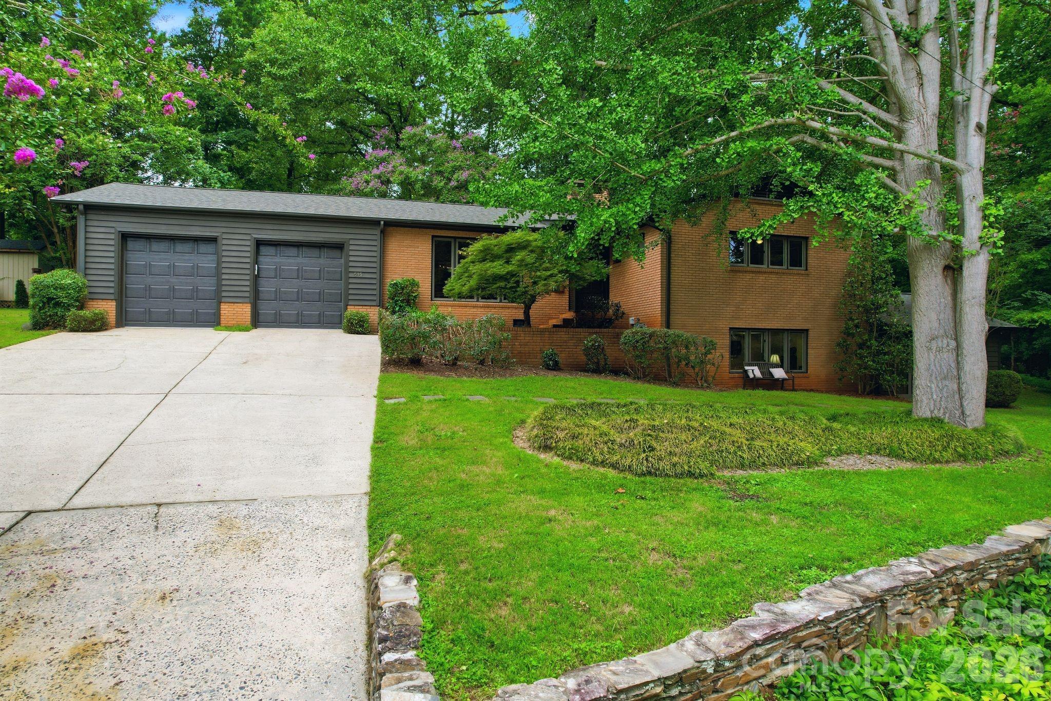 515 Dogwood Lane — photo