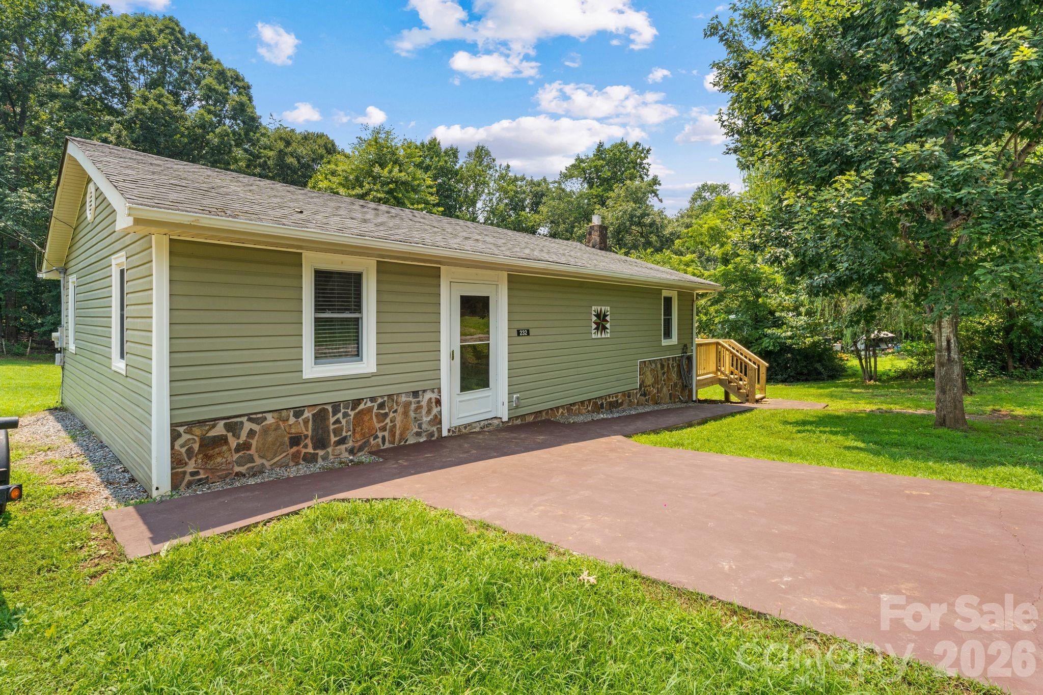 232 New Hope Way — photo