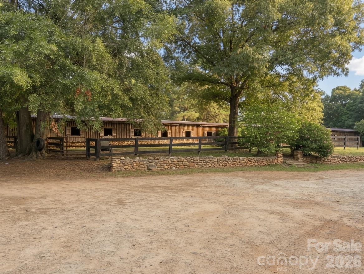350 Vick Russell Lane — photo