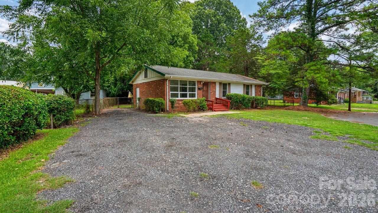 634 Kentbrook Drive — photo