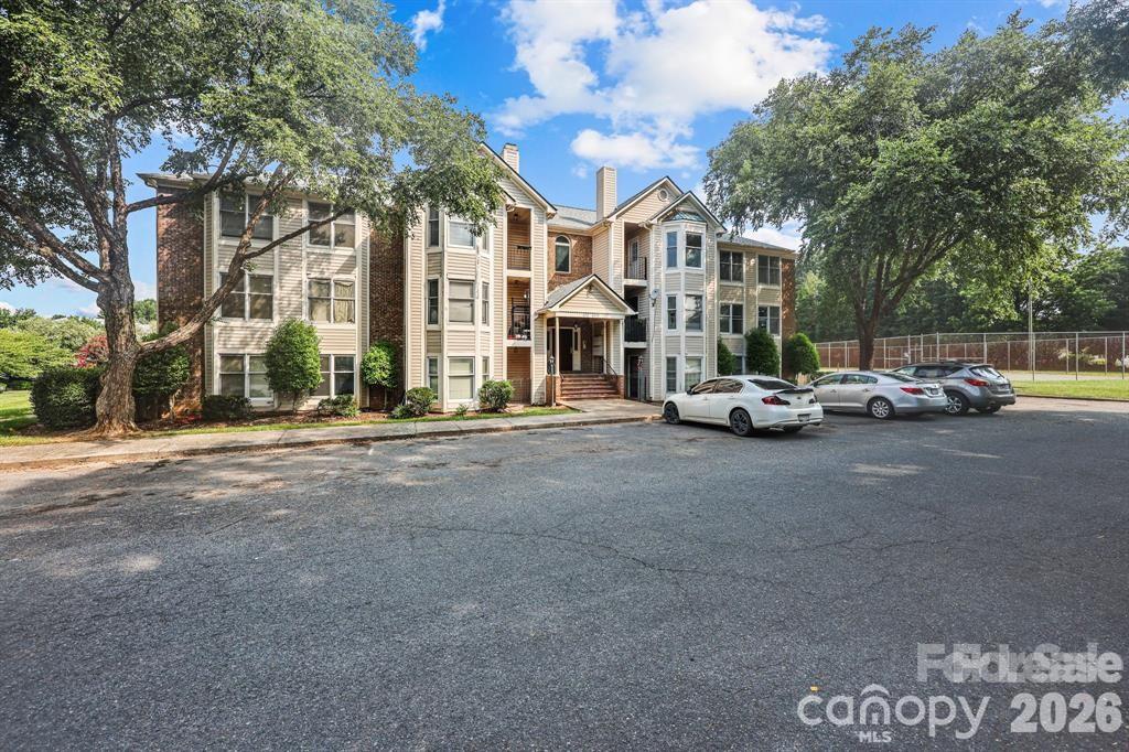 6203 Rosecroft Drive — photo