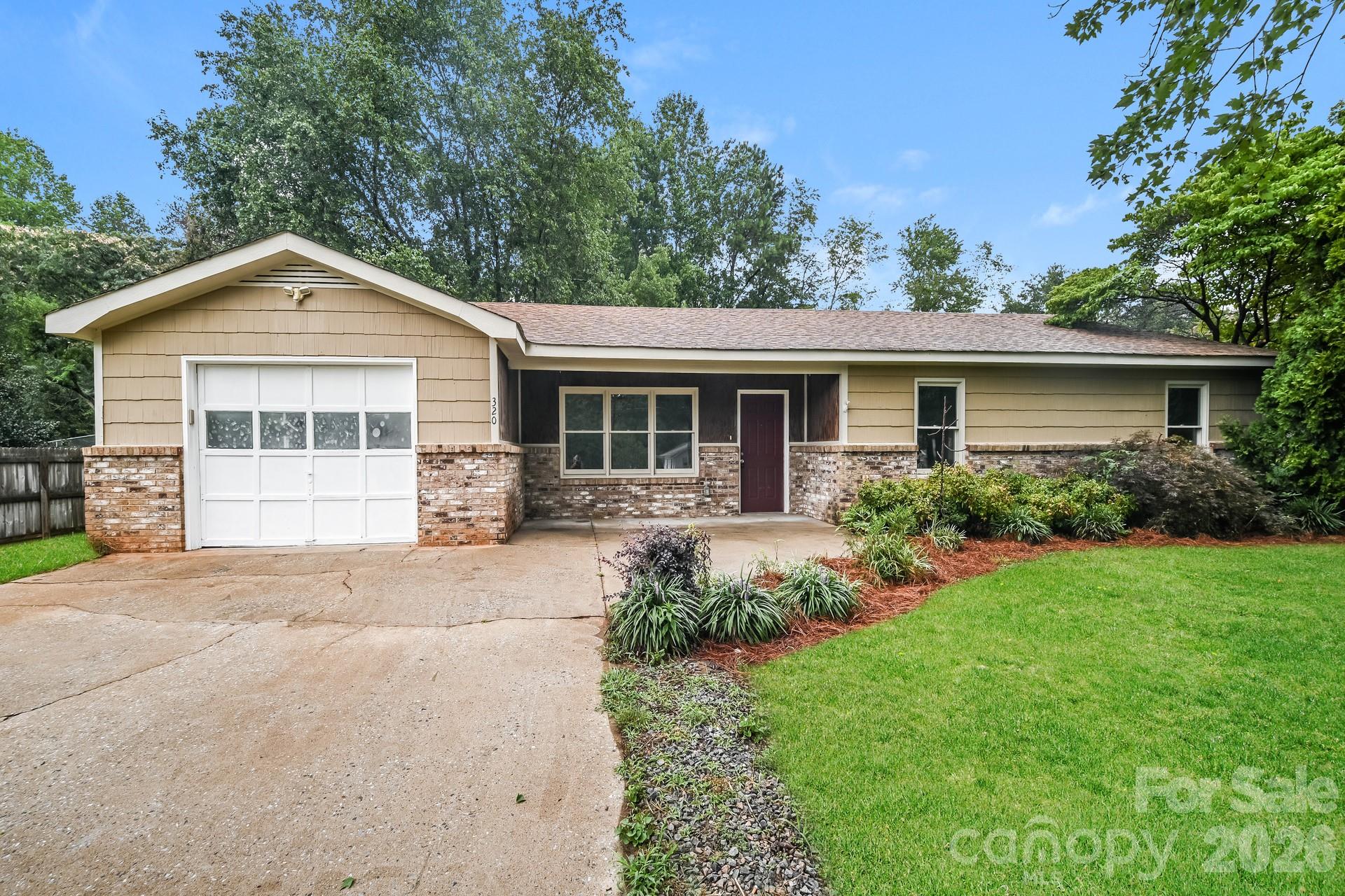 320 Aqua Drive — photo
