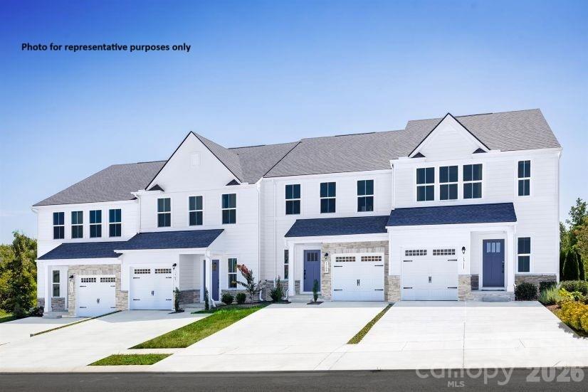 2278 Flicker Road — photo