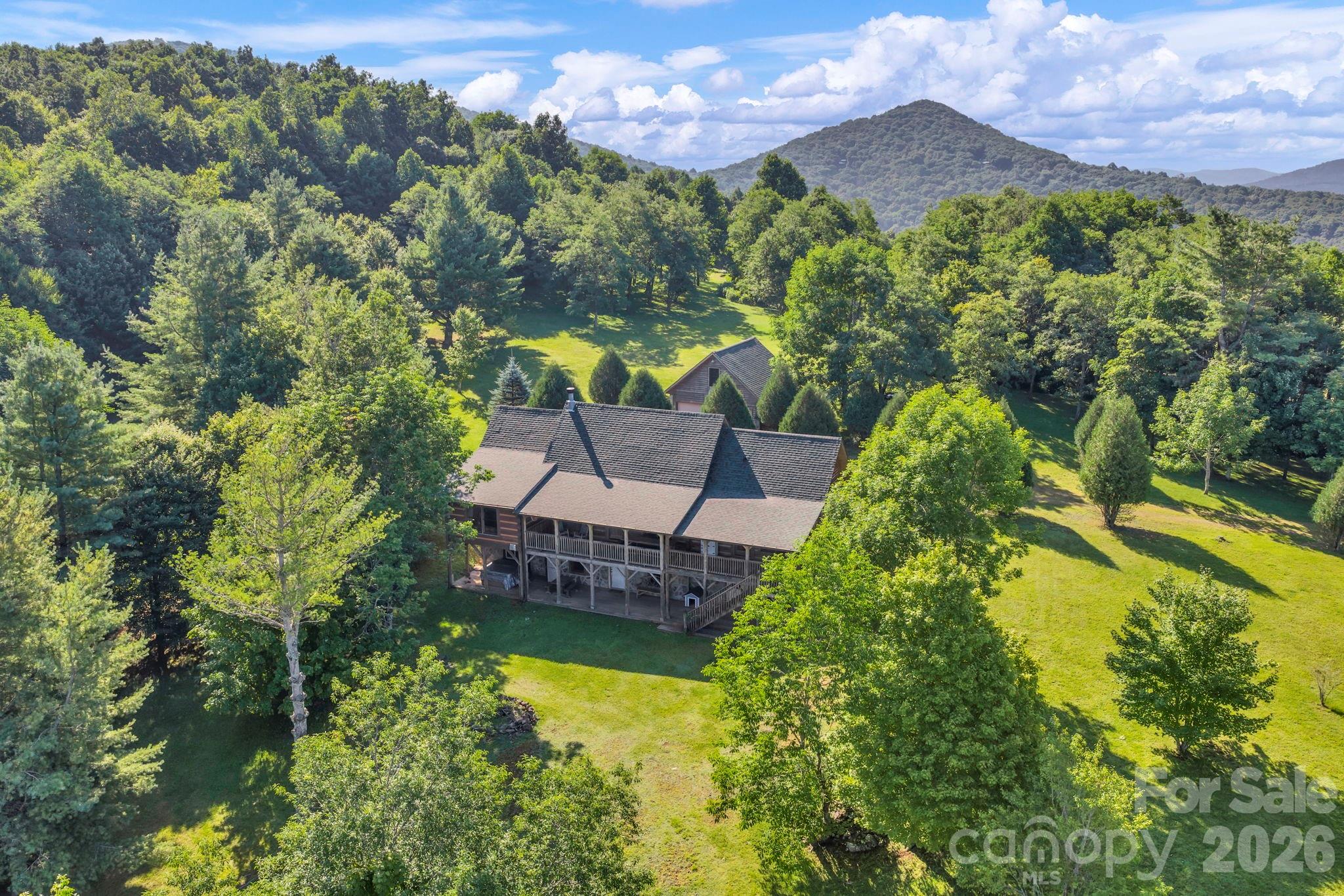 525 Schoolhouse Ridge — photo