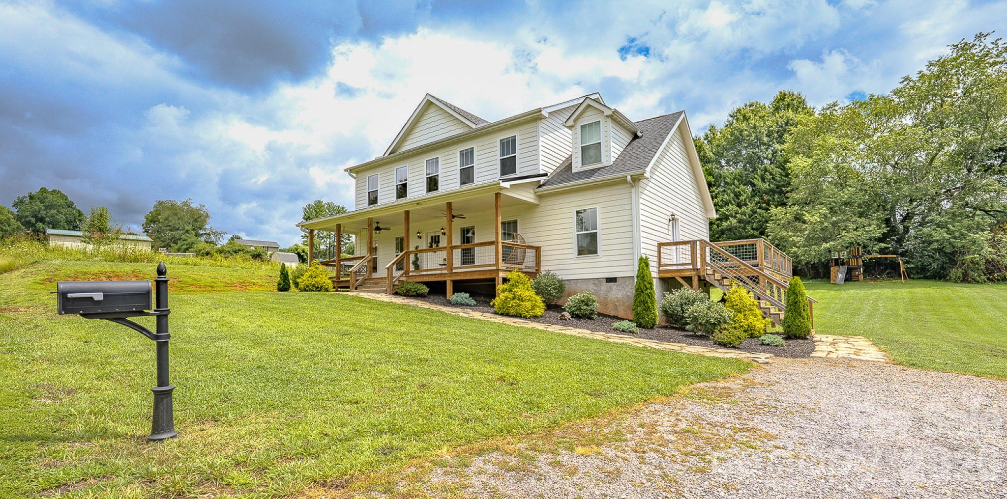 160 Ridge View Drive, Clyde, NC 28721 — photo 2
