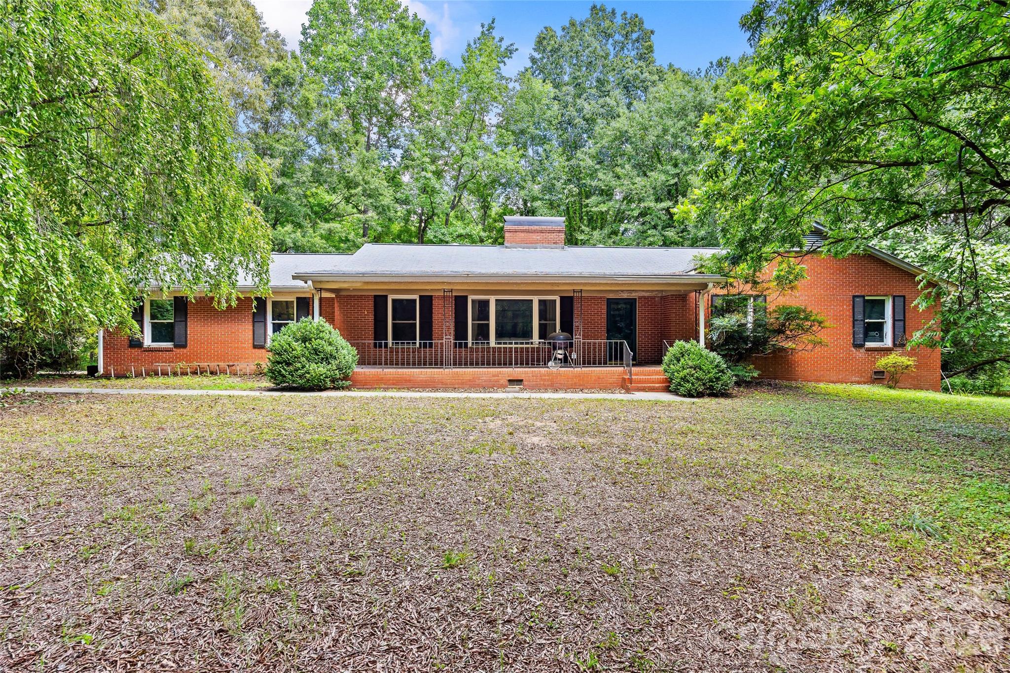 717 Wren Road — photo