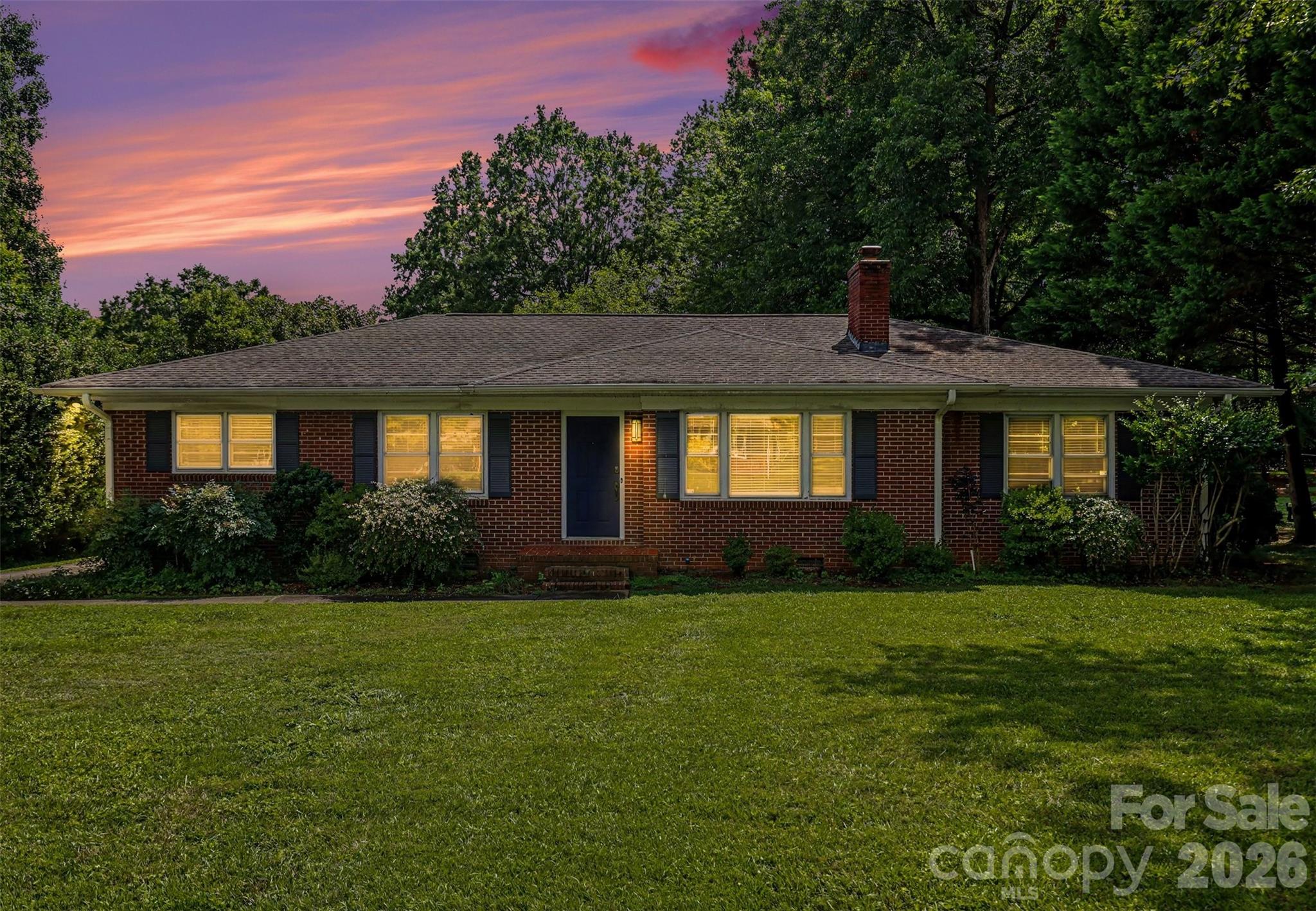 1819 Lumpkin Circle — photo