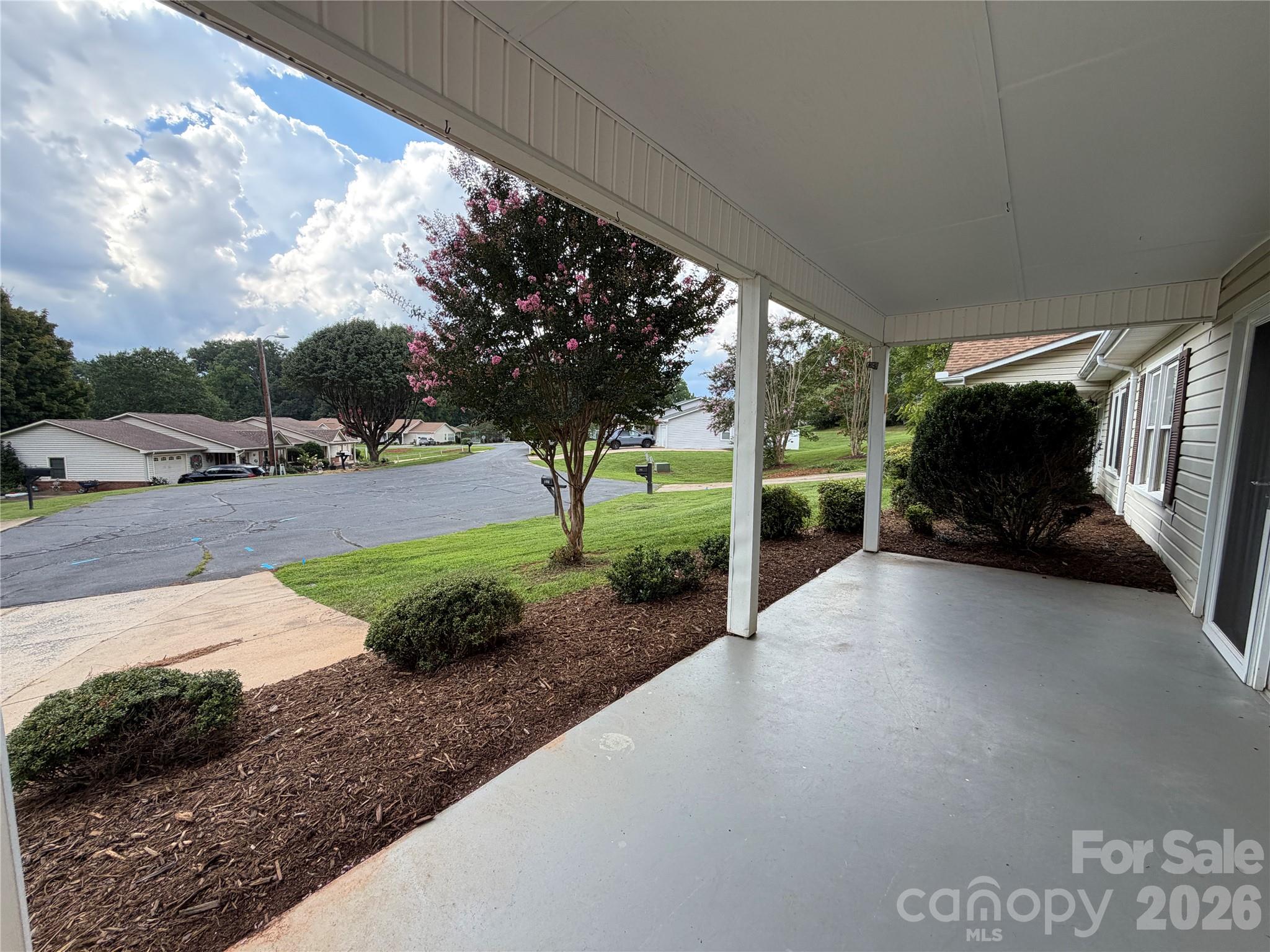 127 Holly Court — photo