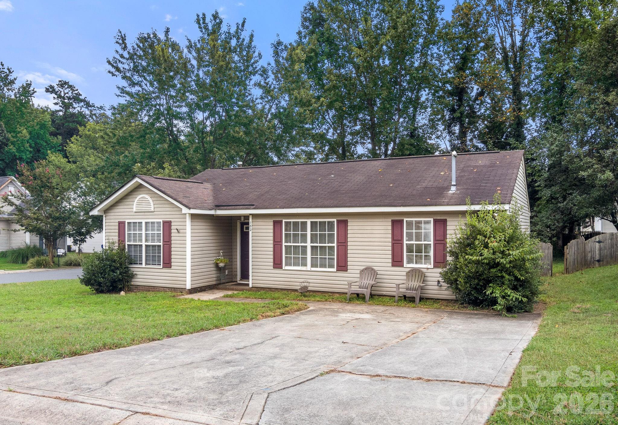 182 Kristens Court Drive — photo