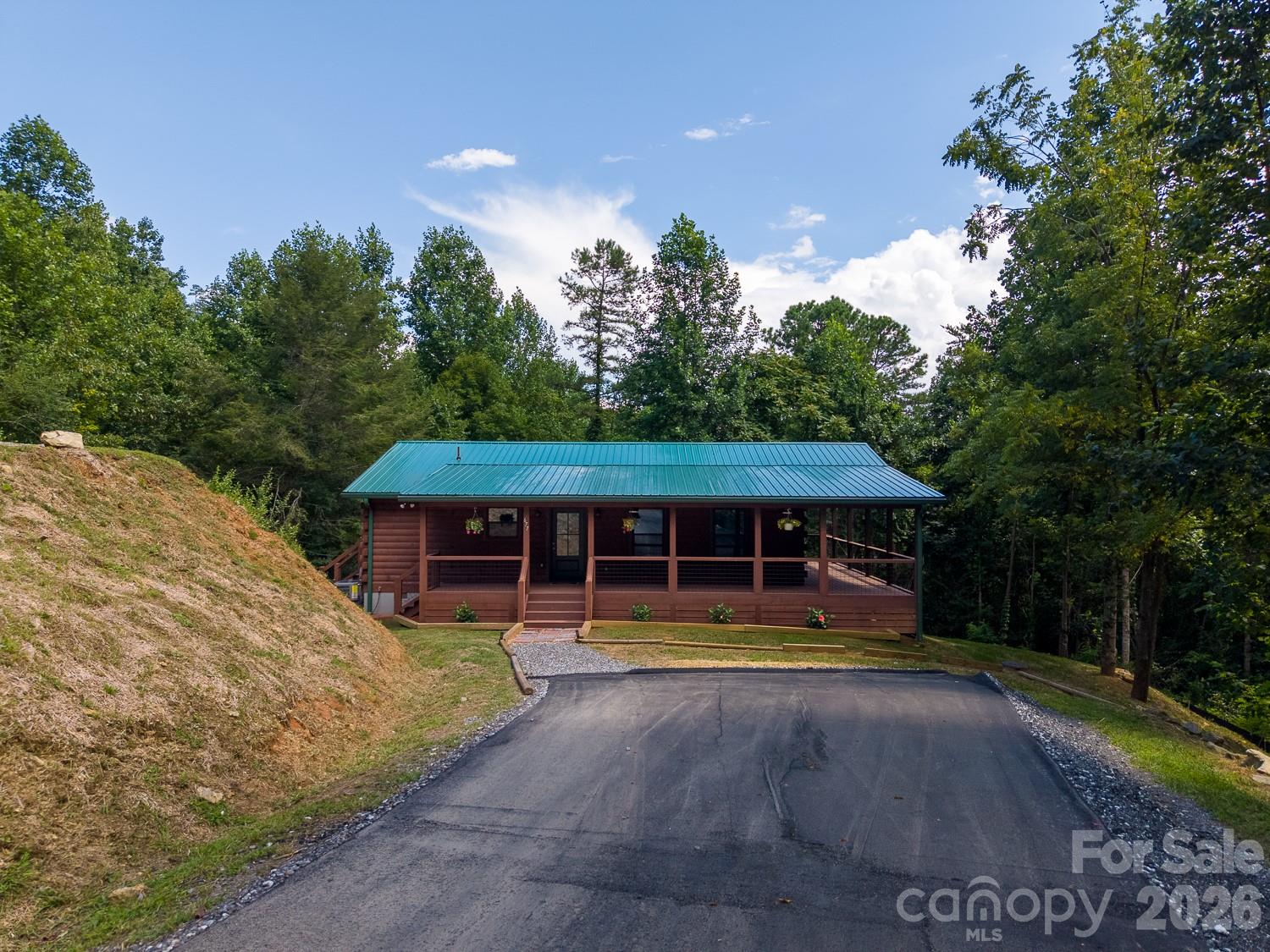 677 Ridgetop Circle, Whittier, NC 28789 — photo 2