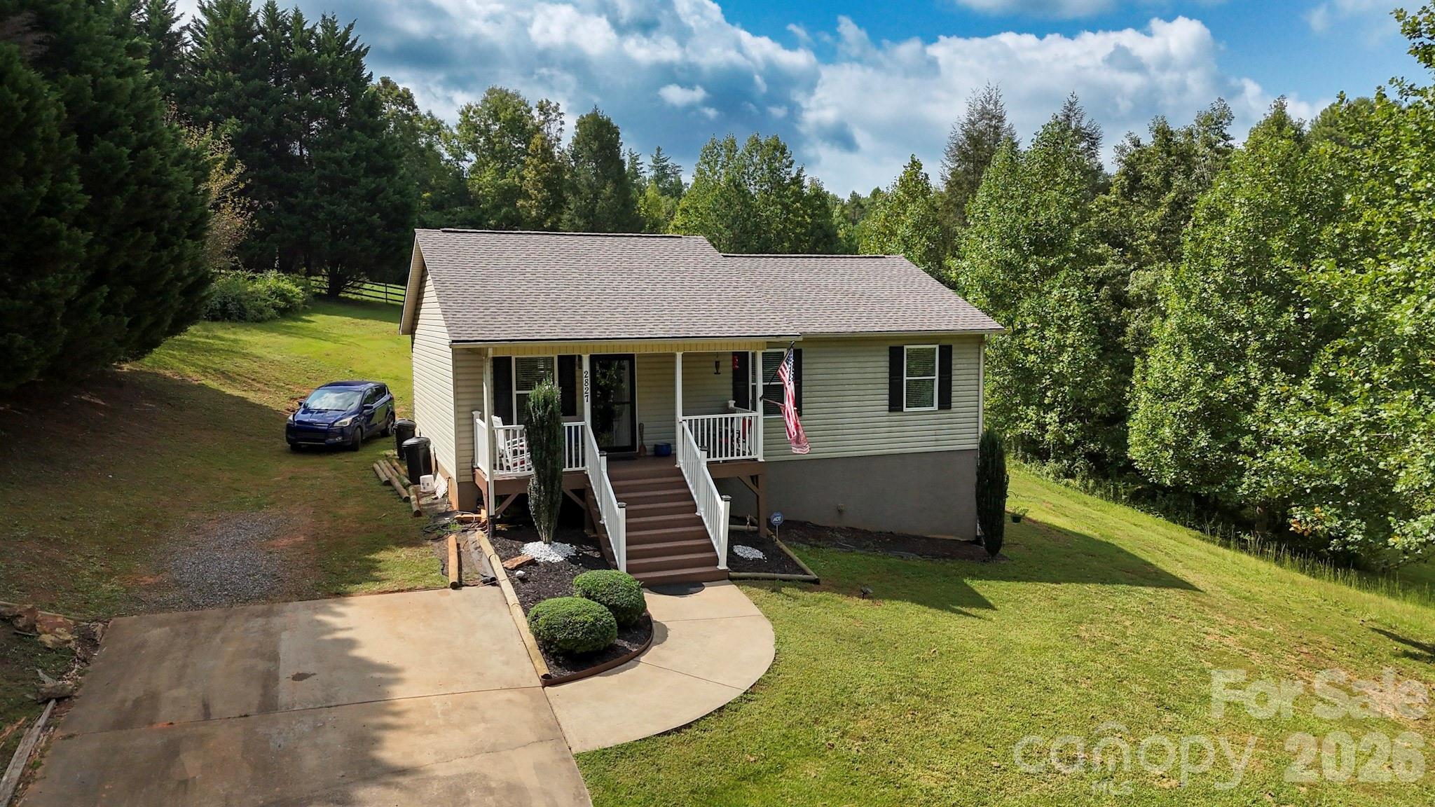 2827 Hollybrook Lane — photo
