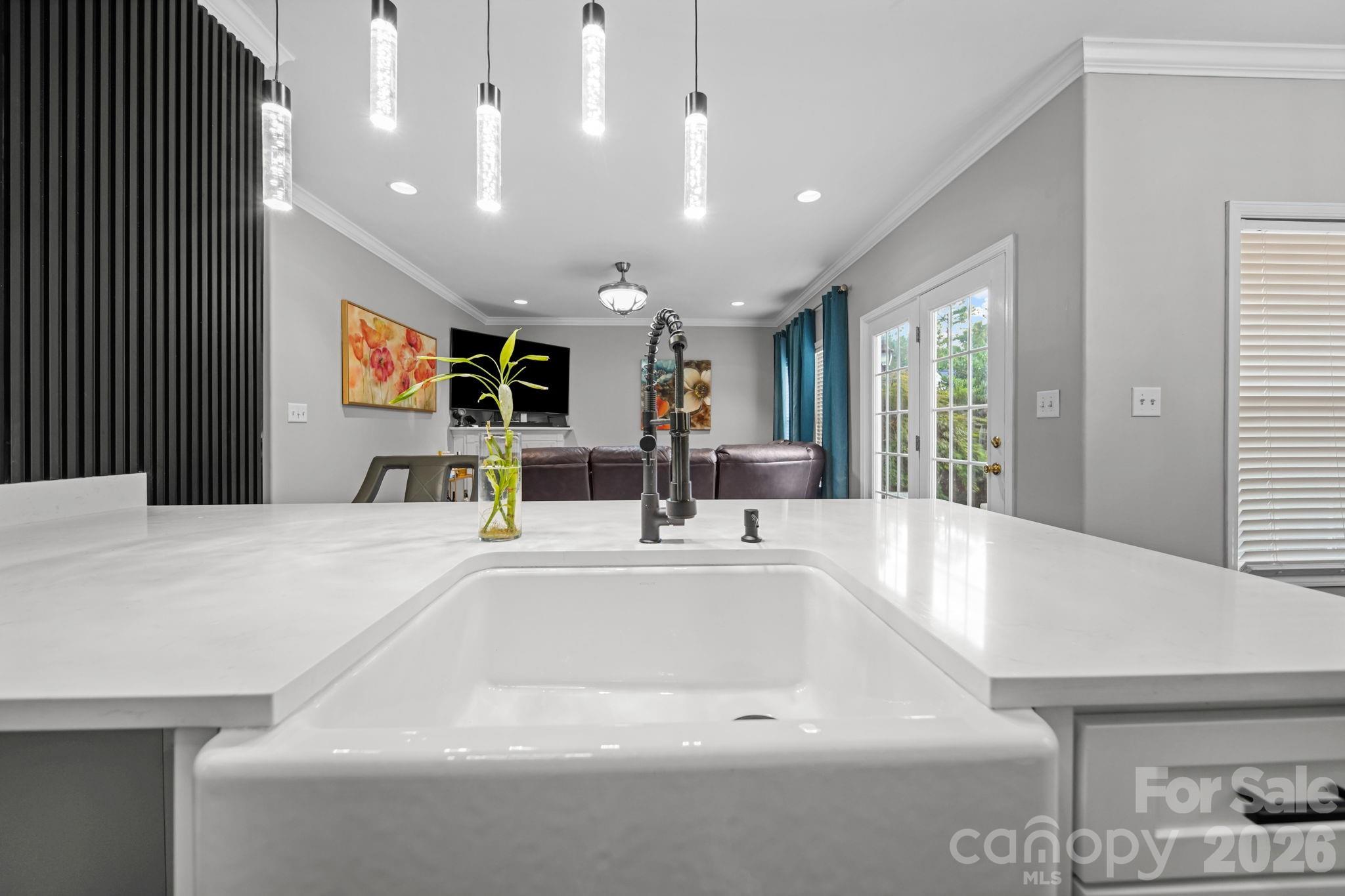 2415 Sweetbriar Lane — photo