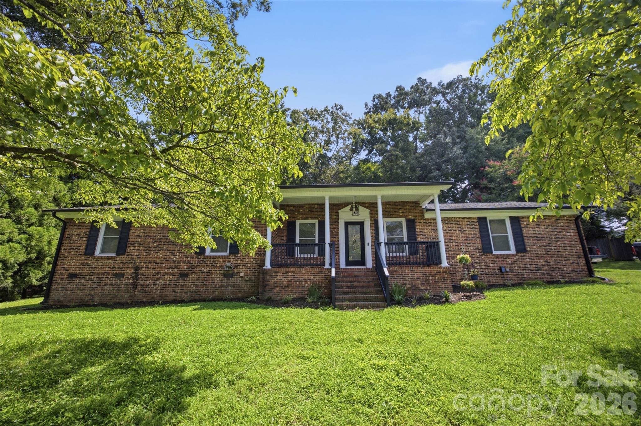 806 Danbrook Circle — photo