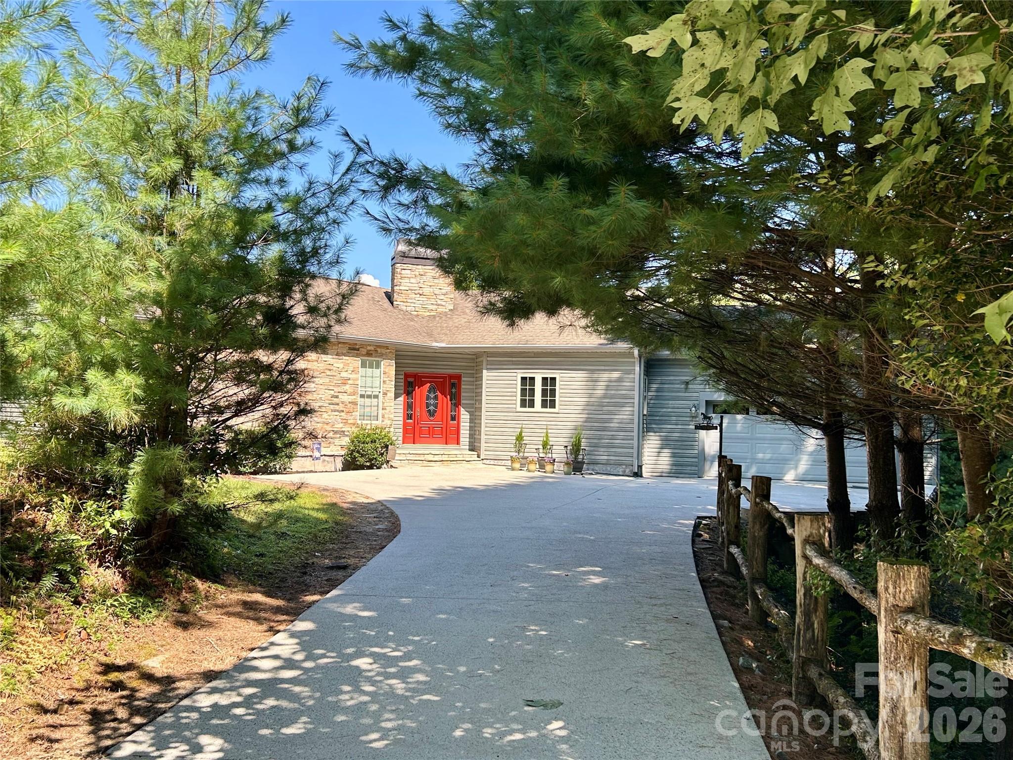 1228 Ugugu Drive — photo