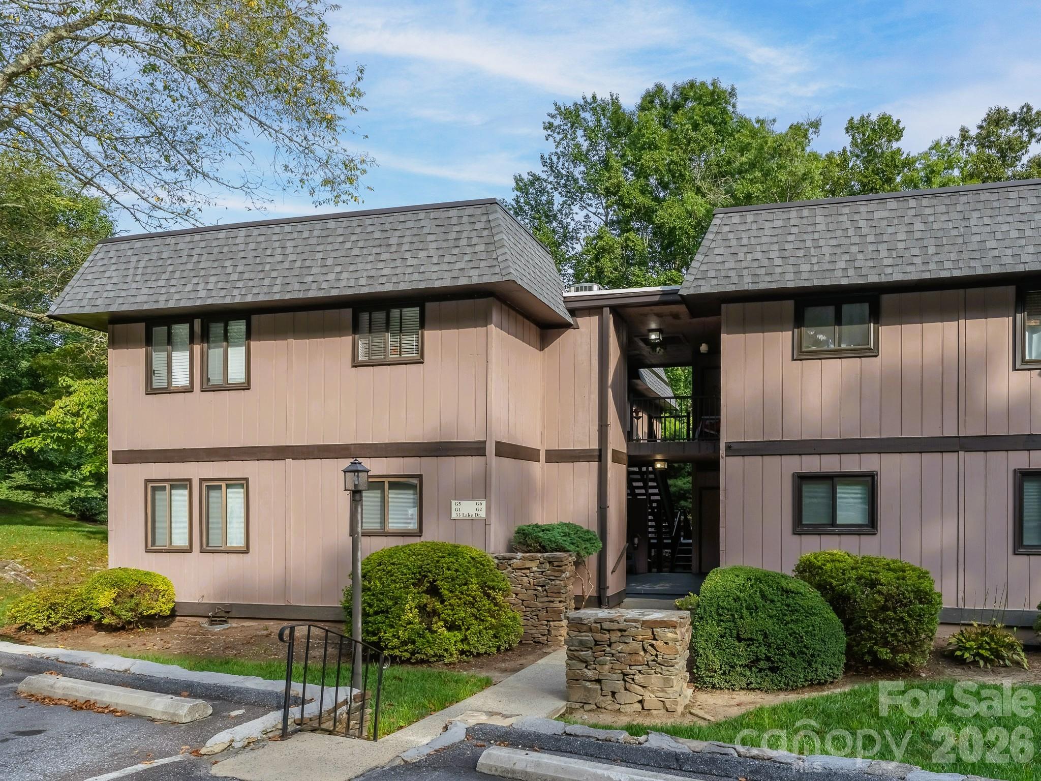 33 Lake Drive G-1 — photo