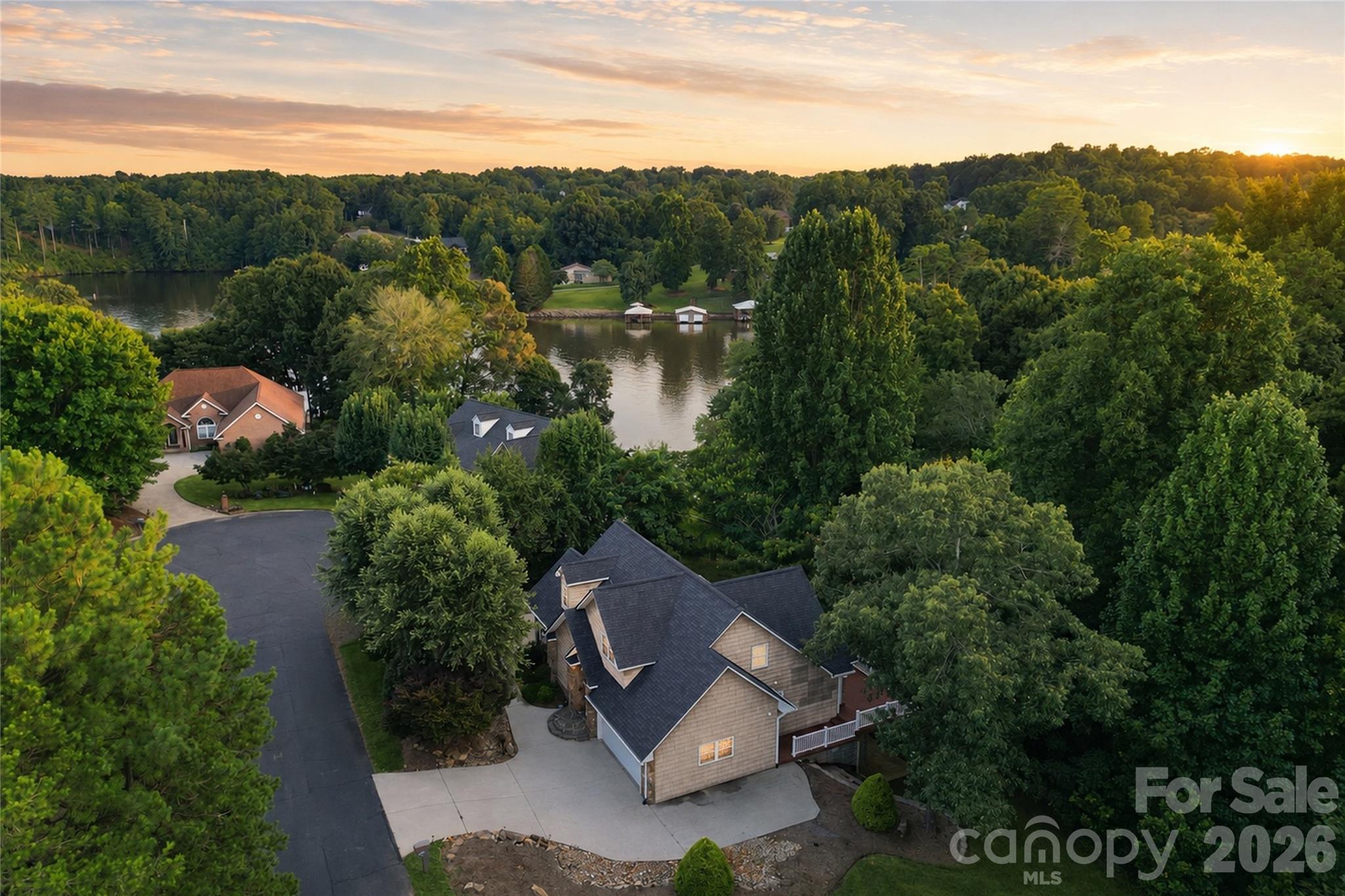 6047 Chaucer Lane — photo