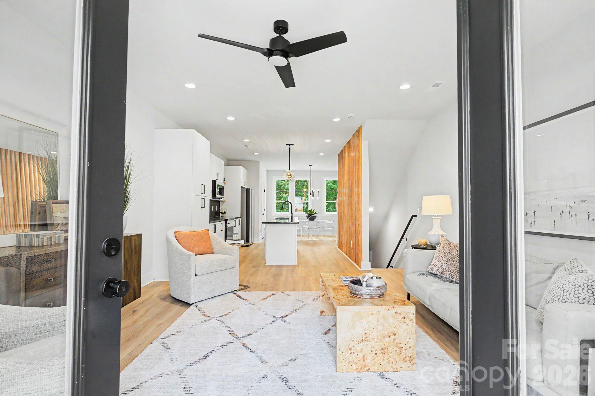 1312 Carolyn Drive — photo