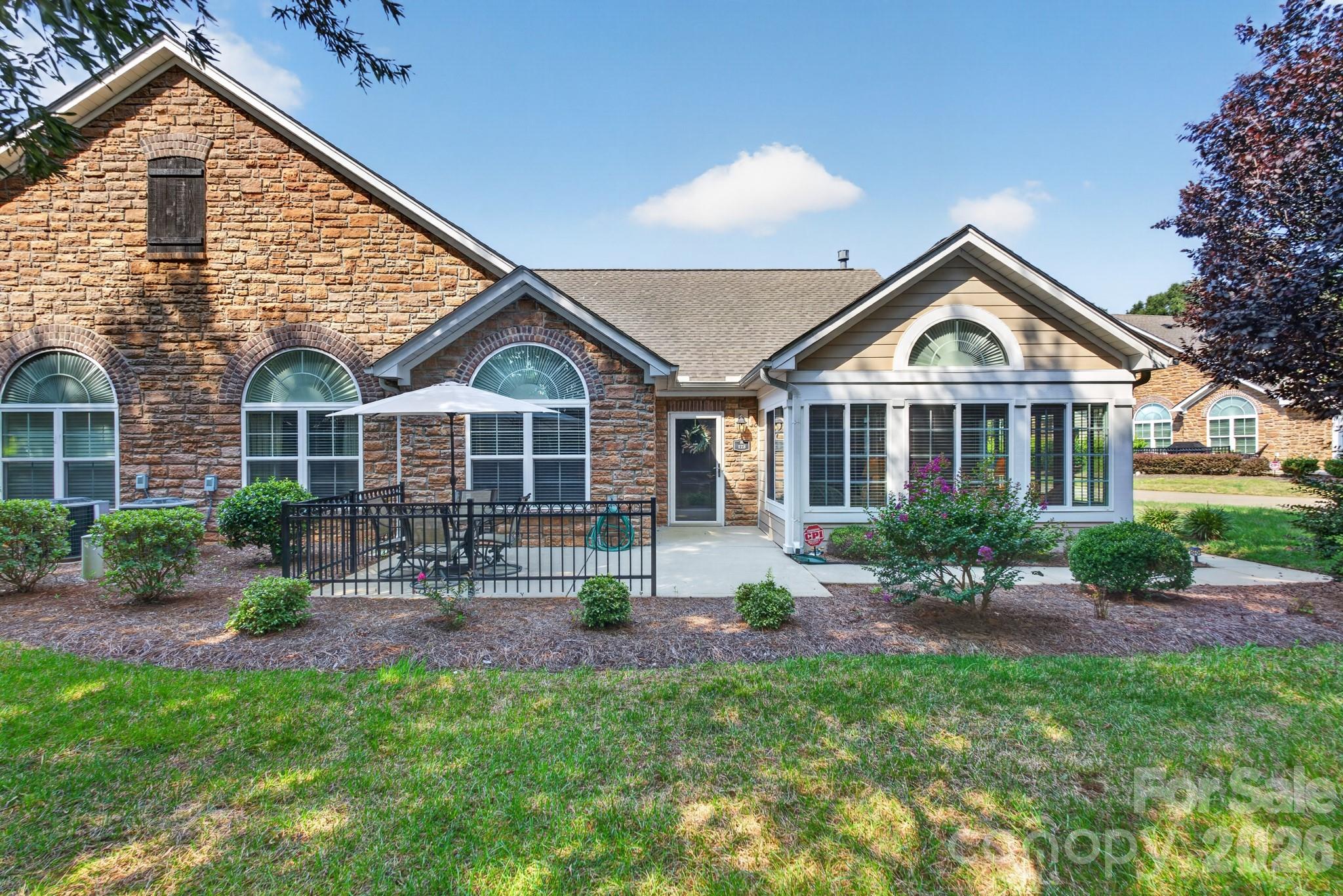 128 Lone Oak Circle — photo