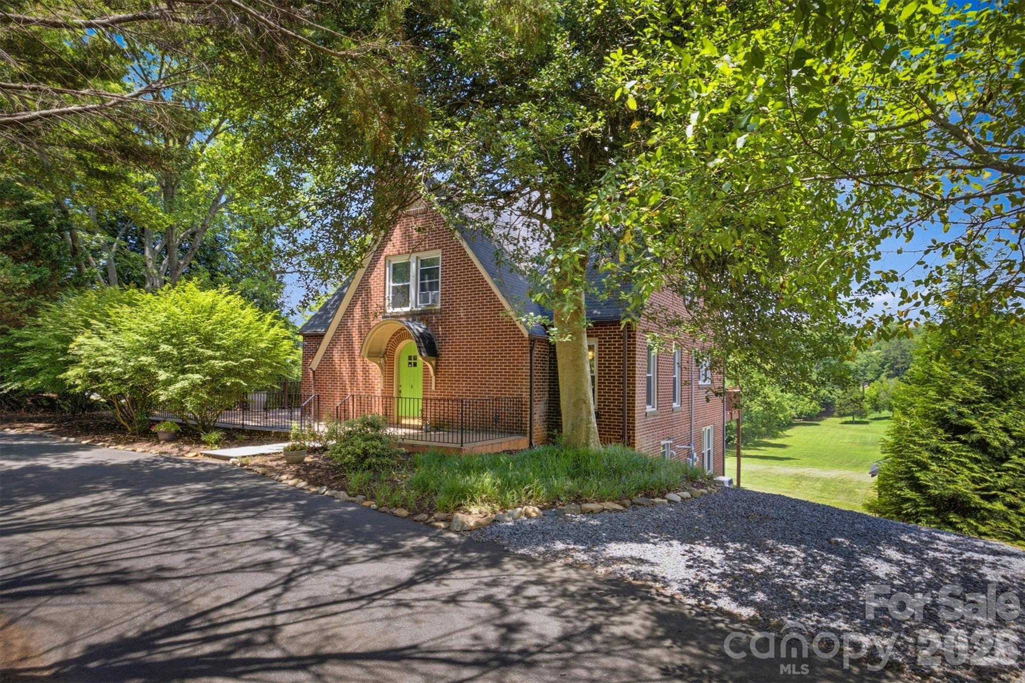 1205 E Union Street, Morganton, NC 28655 — photo 2