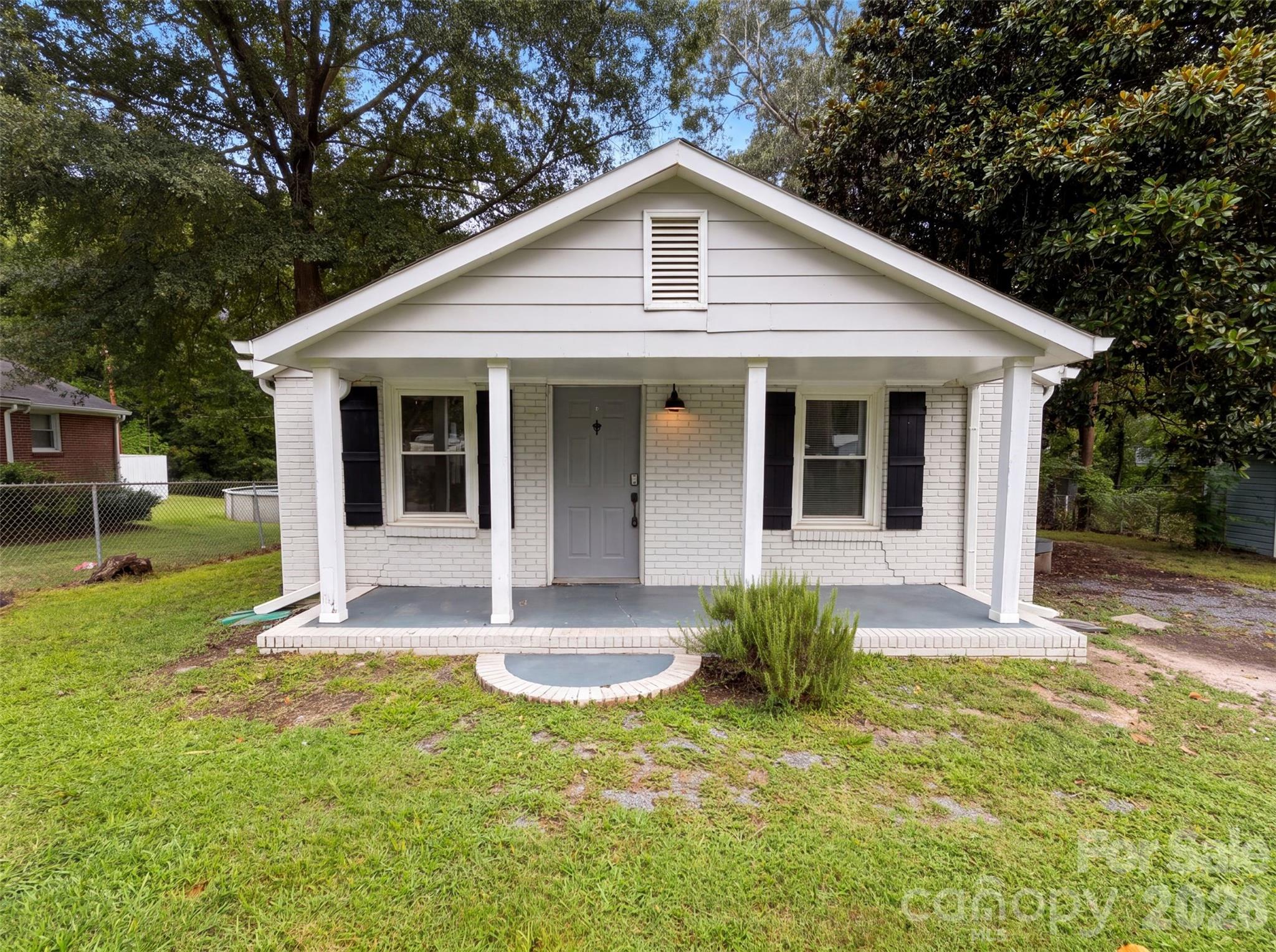 1017 White Lane — photo
